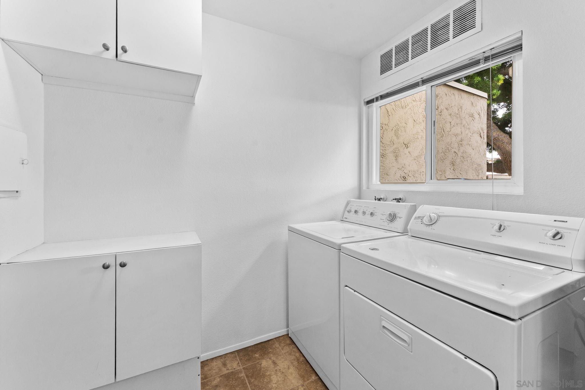 Detail Gallery Image 20 of 32 For 3941  Camino Lindo, San Diego,  CA 92122 - 3 Beds | 2/1 Baths