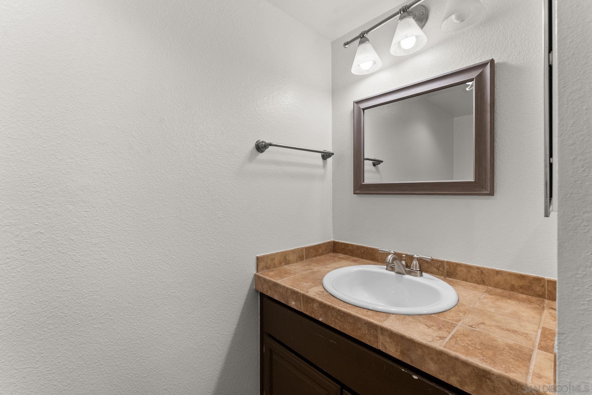Detail Gallery Image 21 of 32 For 3941  Camino Lindo, San Diego,  CA 92122 - 3 Beds | 2/1 Baths