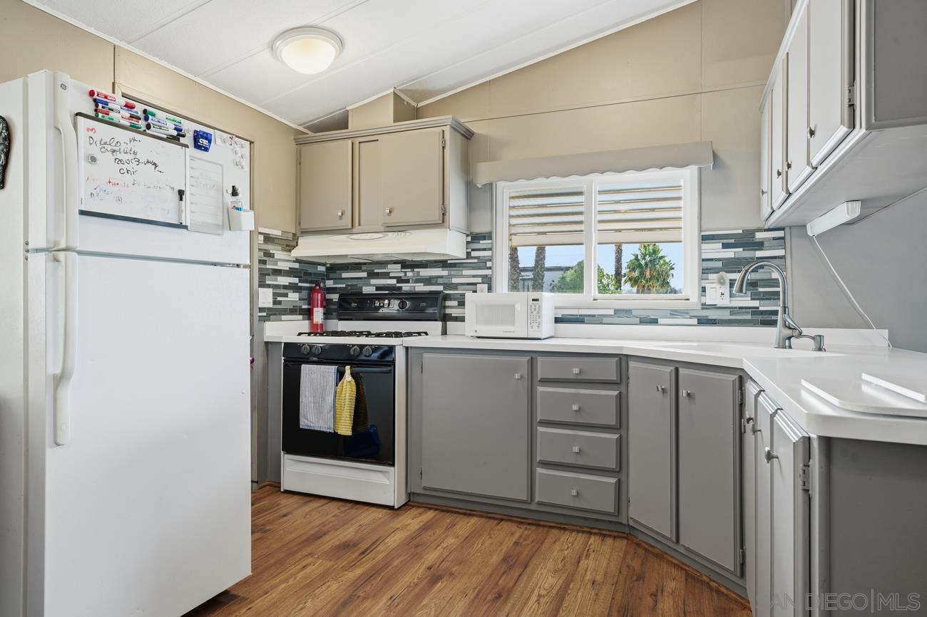 Detail Gallery Image 14 of 37 For 17625  Langlois  #16, Desert Hot Springs,  CA 92240 - 2 Beds | 1 Baths