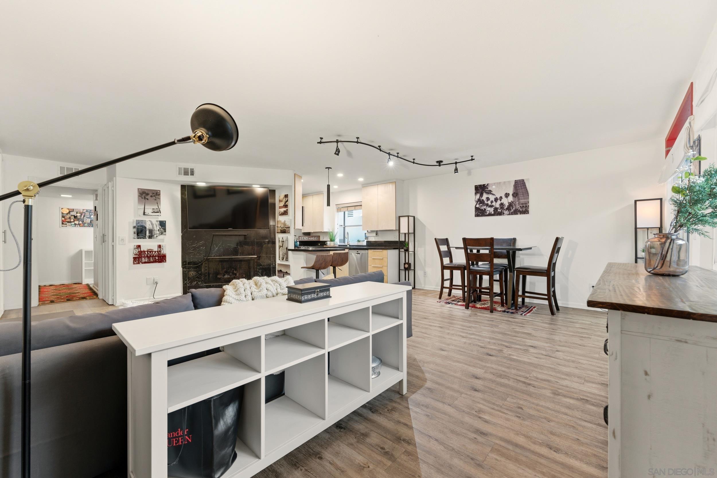 Detail Gallery Image 11 of 34 For 3116  Groton Way  #2,  San Diego,  CA 92110 - 3 Beds | 2 Baths