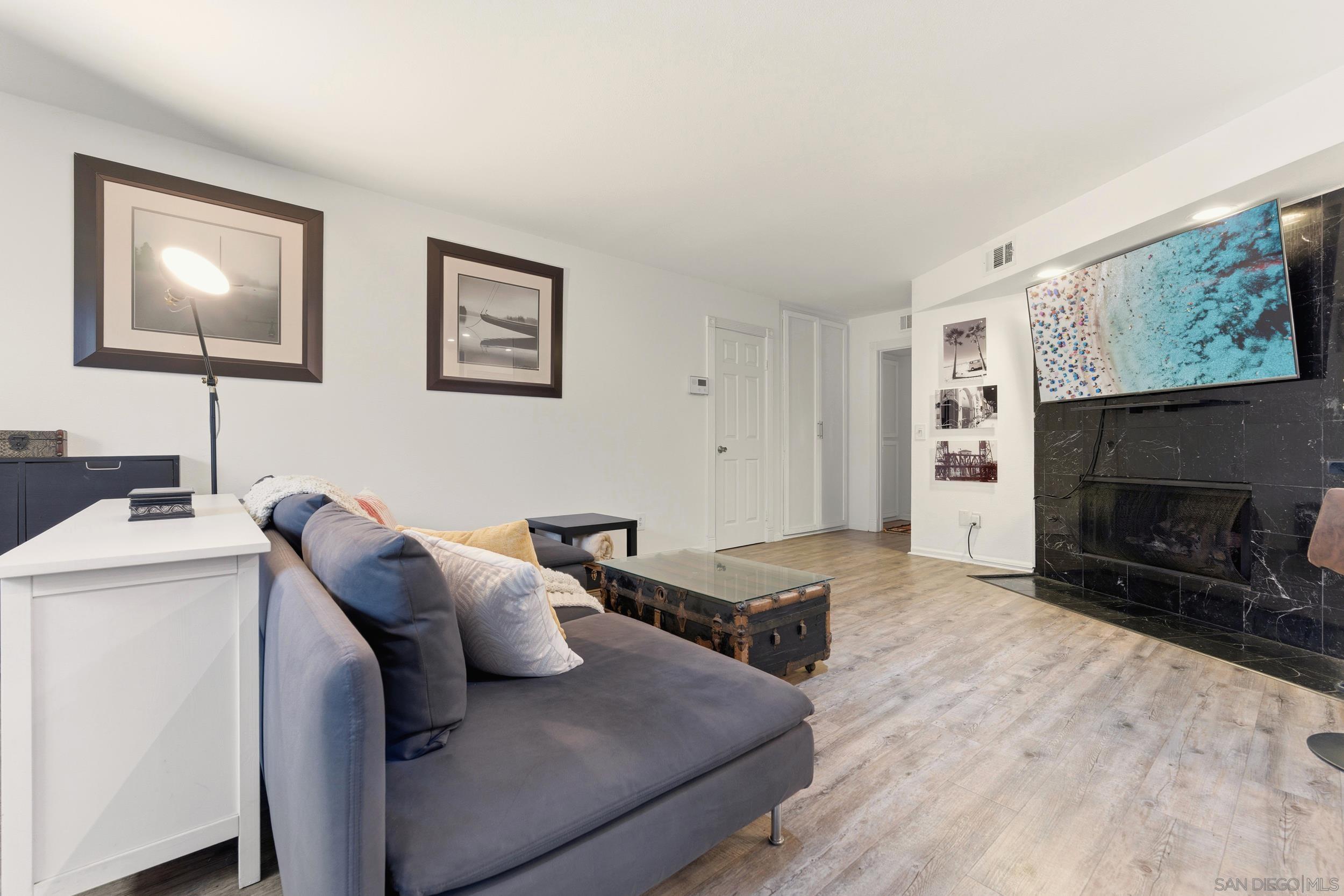 Detail Gallery Image 3 of 34 For 3116  Groton Way  #2,  San Diego,  CA 92110 - 3 Beds | 2 Baths