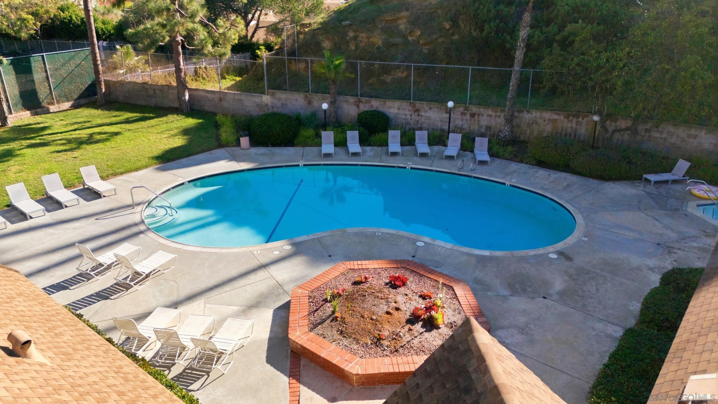 Detail Gallery Image 33 of 34 For 3116  Groton Way  #2,  San Diego,  CA 92110 - 3 Beds | 2 Baths