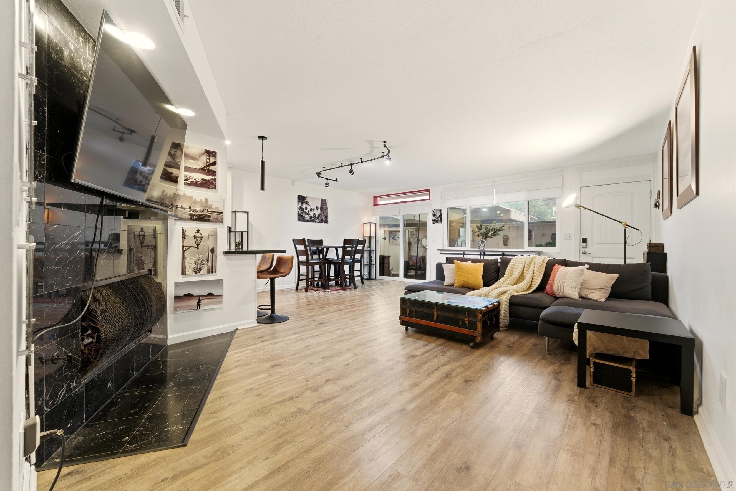 Detail Gallery Image 5 of 34 For 3116  Groton Way  #2,  San Diego,  CA 92110 - 3 Beds | 2 Baths