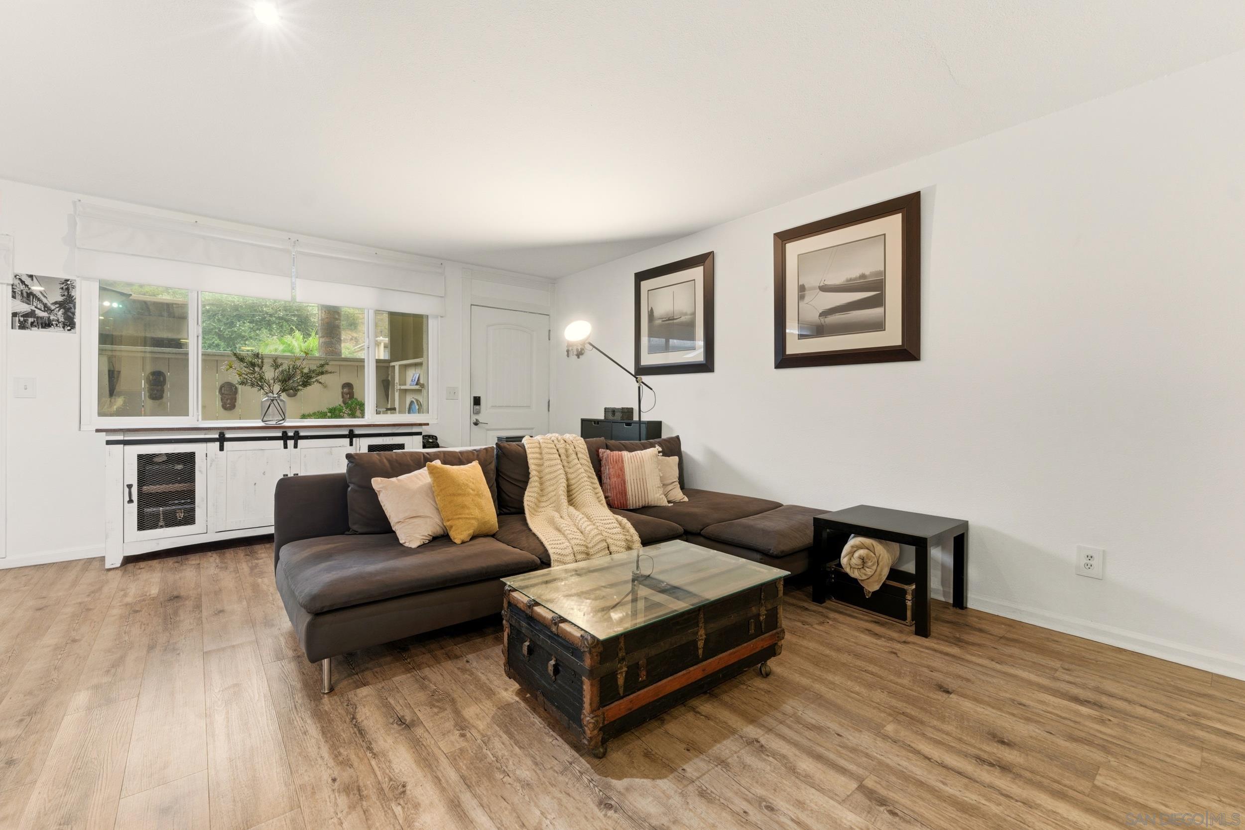 Detail Gallery Image 6 of 34 For 3116  Groton Way  #2,  San Diego,  CA 92110 - 3 Beds | 2 Baths