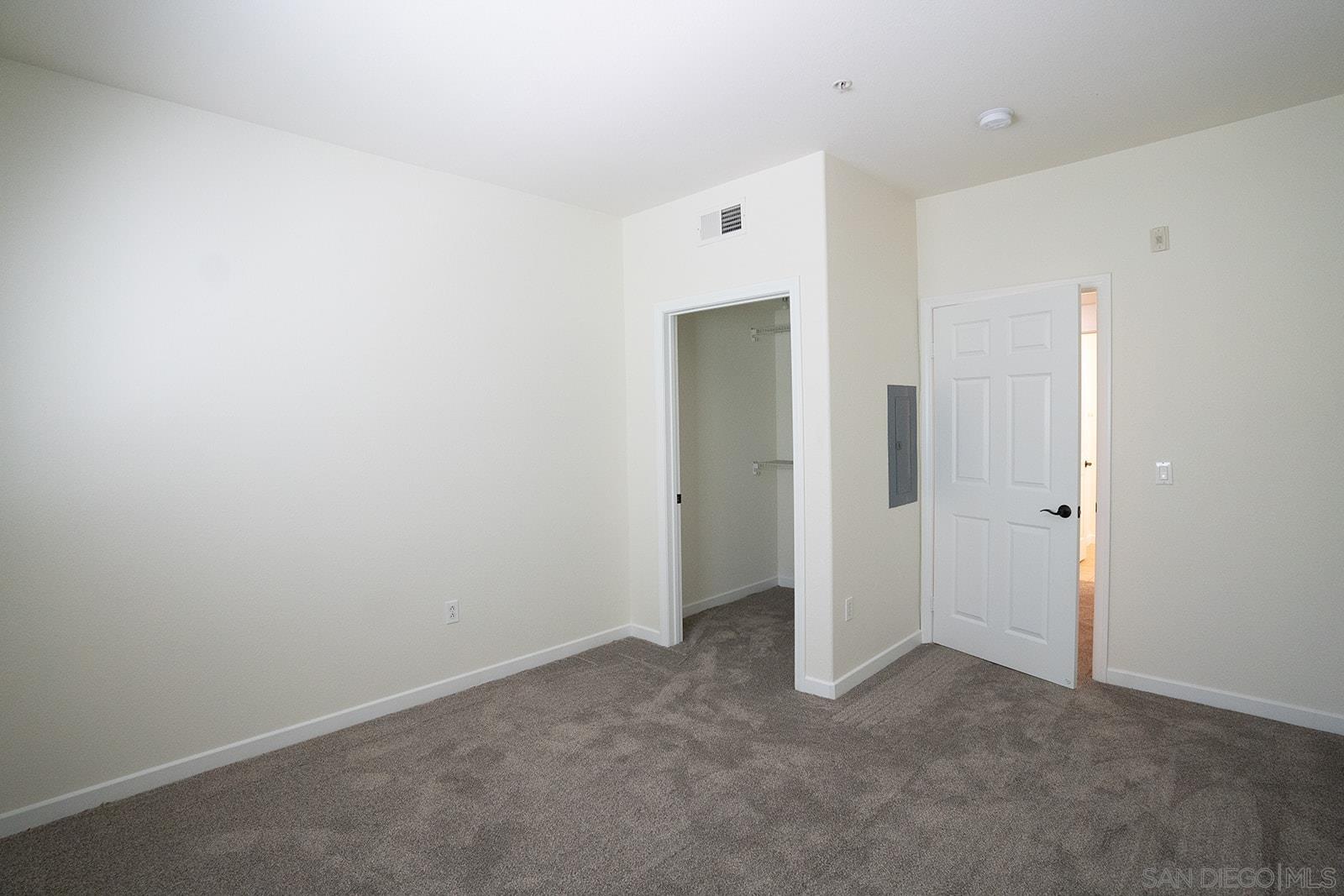 Detail Gallery Image 5 of 18 For Mission Gorge,  San Diego,  CA 92120 - 2 Beds | 2 Baths