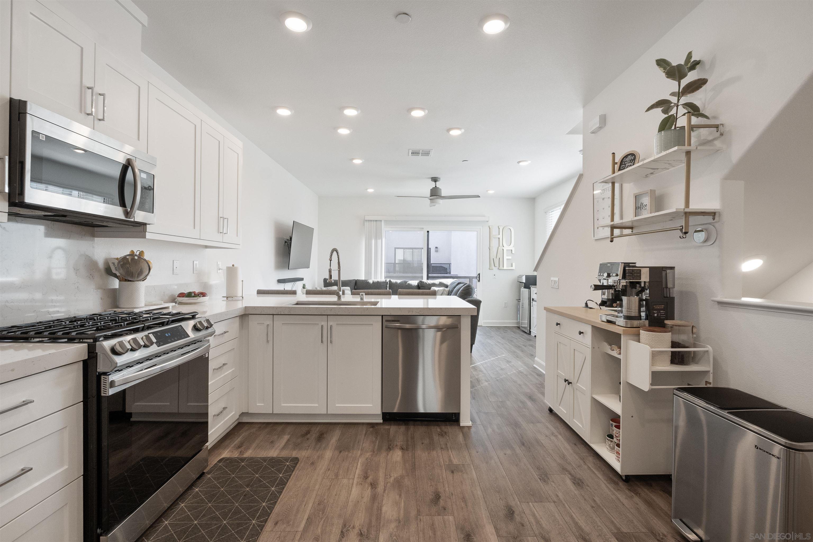 Detail Gallery Image 2 of 28 For 2142  Senita Dr, San Diego,  CA 92154 - 3 Beds | 3 Baths