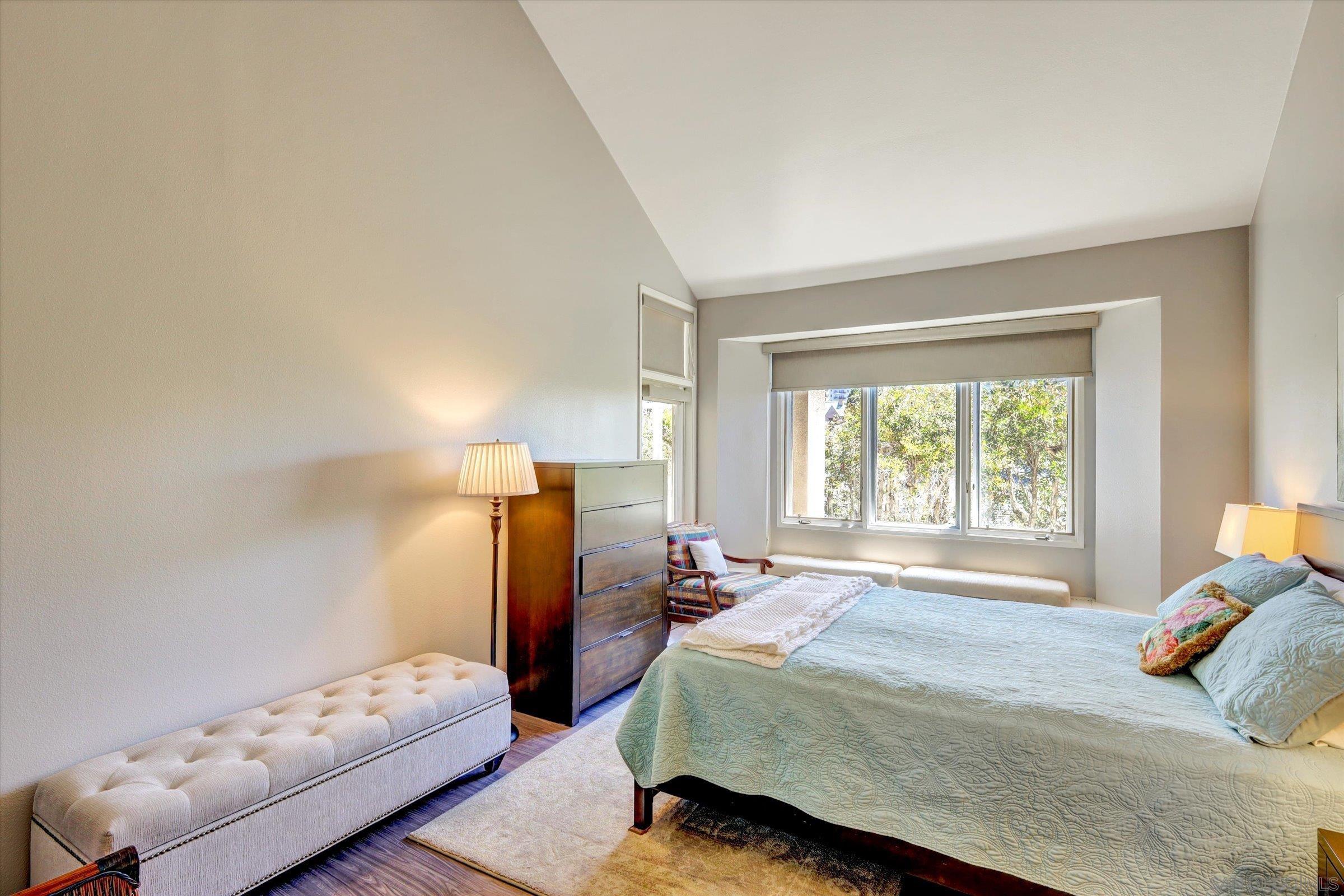 Detail Gallery Image 11 of 29 For 4018  Nobel Dr  #301,  San Diego,  CA 92122 - 3 Beds | 2 Baths