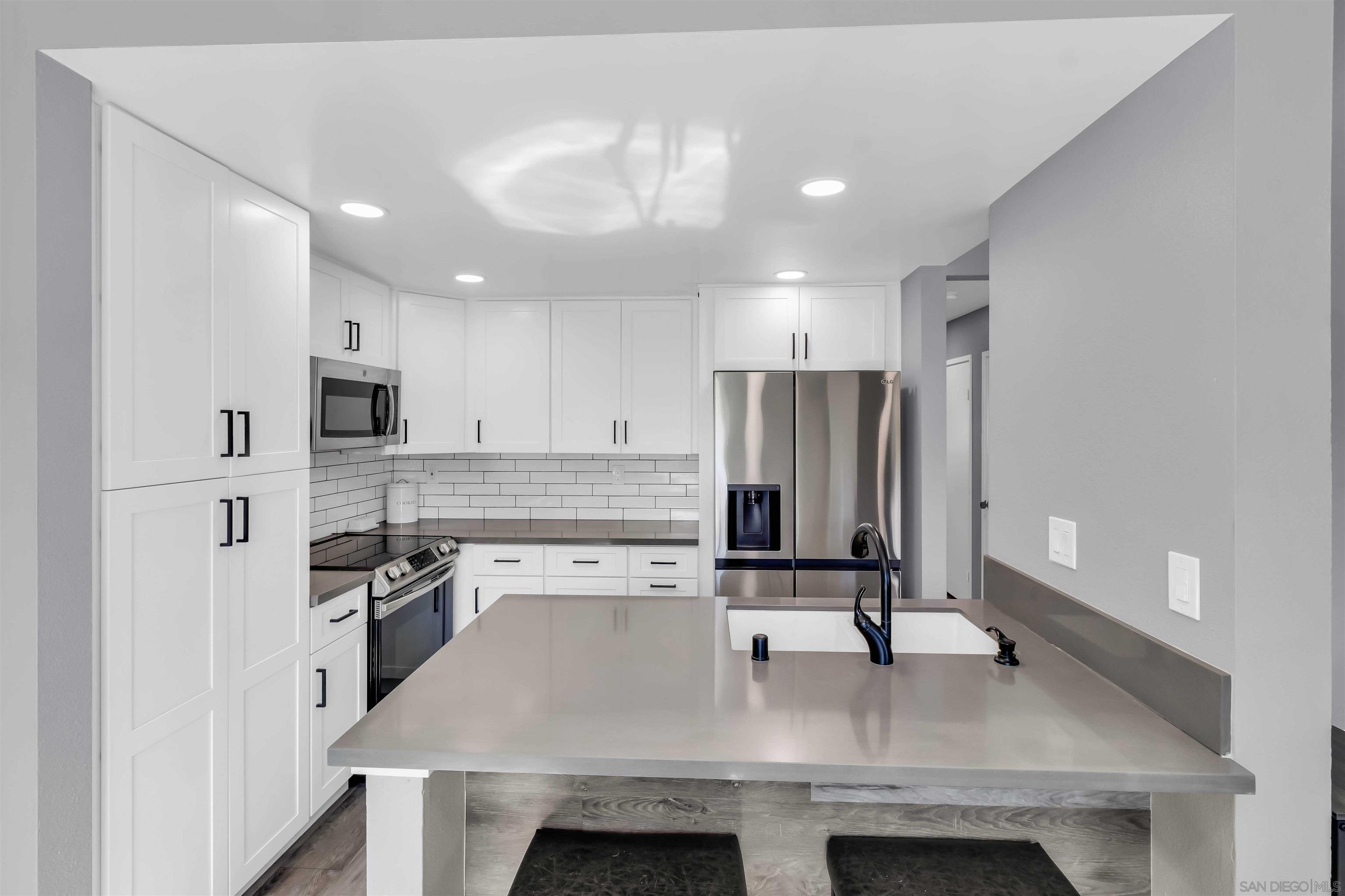 Detail Gallery Image 12 of 35 For 7780  Parkway Dr  #104,  La Mesa,  CA 91942 - 2 Beds | 2 Baths