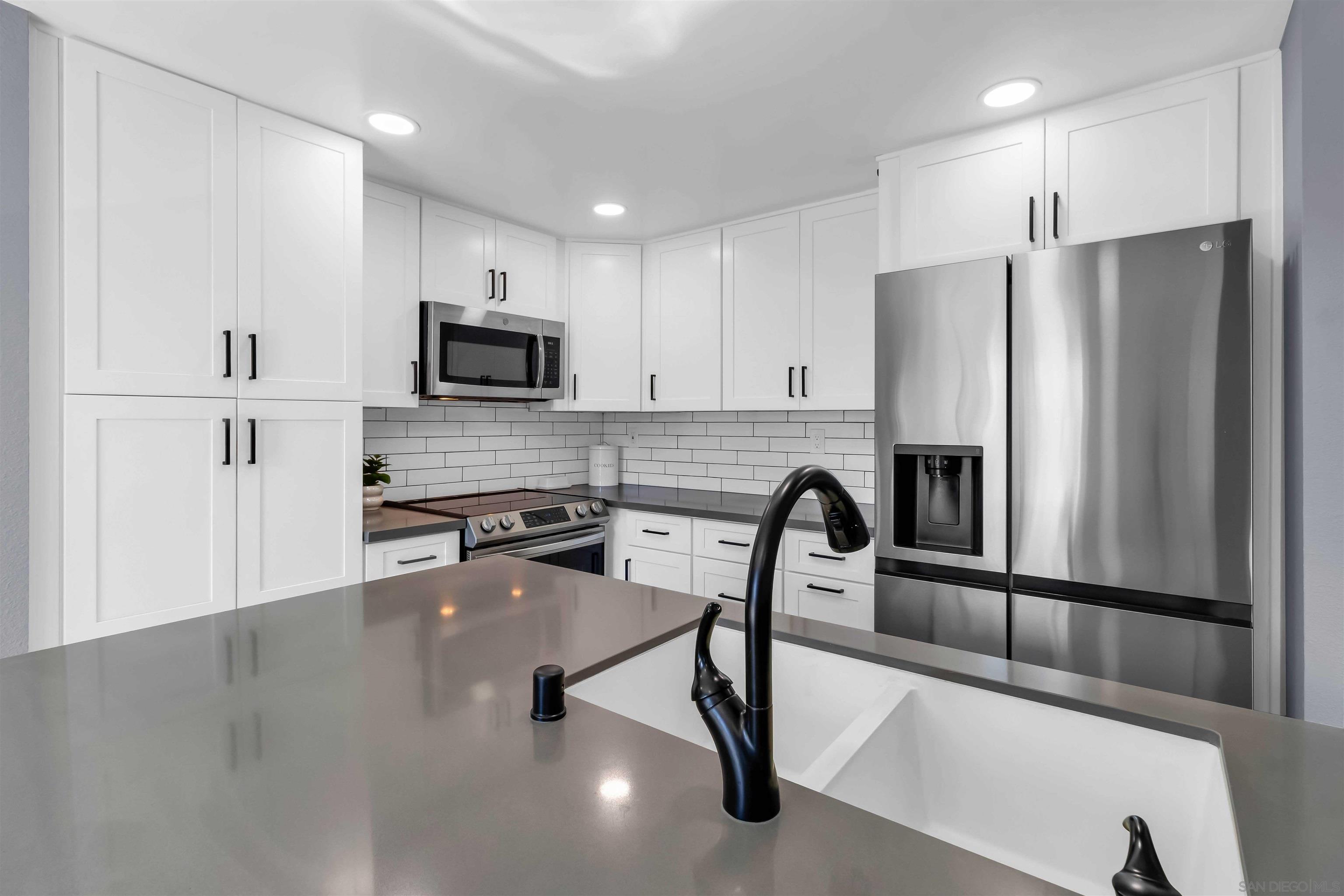 Detail Gallery Image 13 of 35 For 7780  Parkway Dr  #104,  La Mesa,  CA 91942 - 2 Beds | 2 Baths