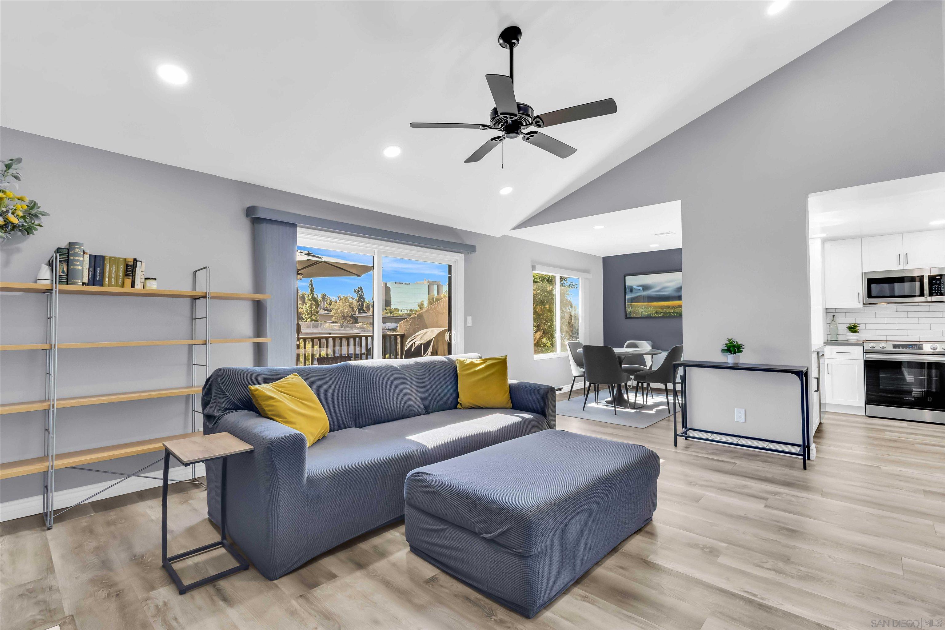 Detail Gallery Image 4 of 35 For 7780  Parkway Dr  #104,  La Mesa,  CA 91942 - 2 Beds | 2 Baths