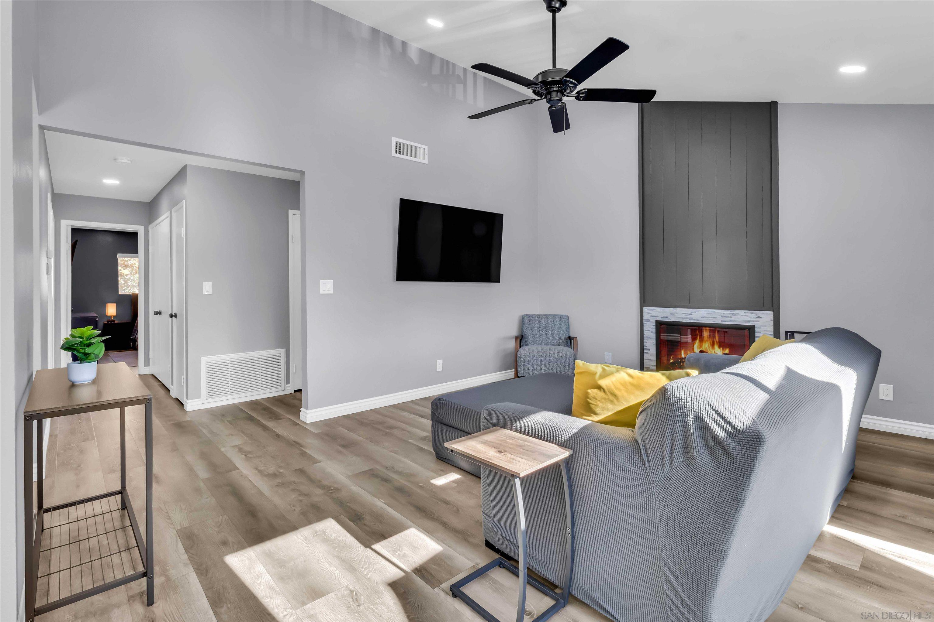 Detail Gallery Image 7 of 35 For 7780  Parkway Dr  #104,  La Mesa,  CA 91942 - 2 Beds | 2 Baths