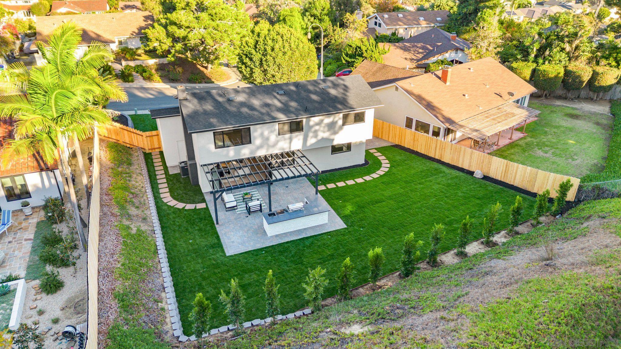 Detail Gallery Image 2 of 31 For 13334  Barbados Way, Del Mar,  CA 92014 - 4 Beds | 3 Baths