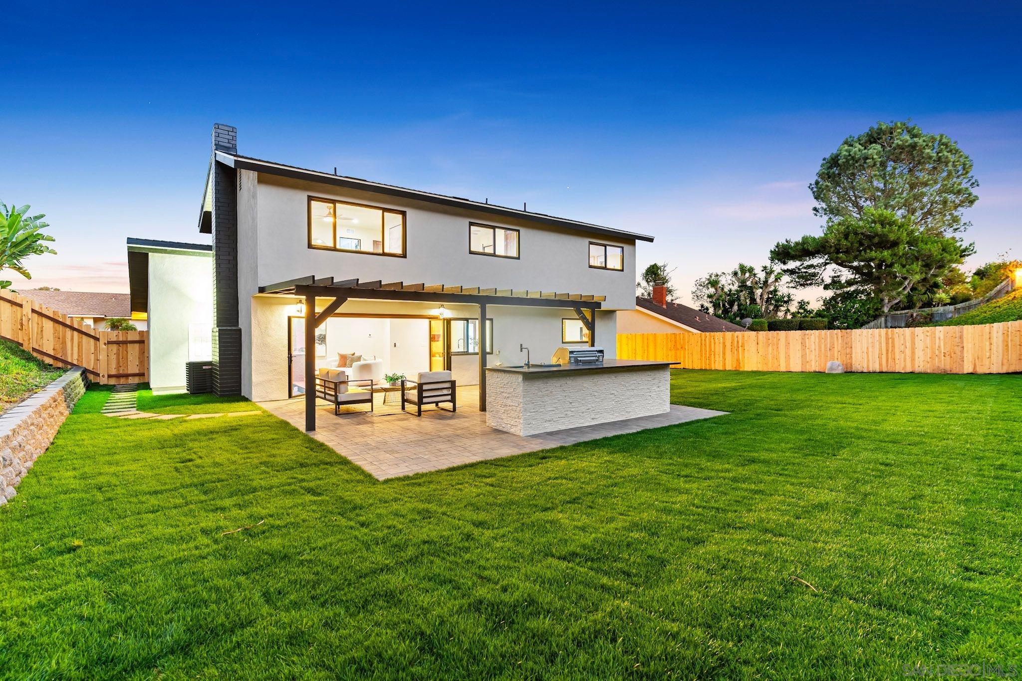 Detail Gallery Image 3 of 31 For 13334  Barbados Way, Del Mar,  CA 92014 - 4 Beds | 3 Baths