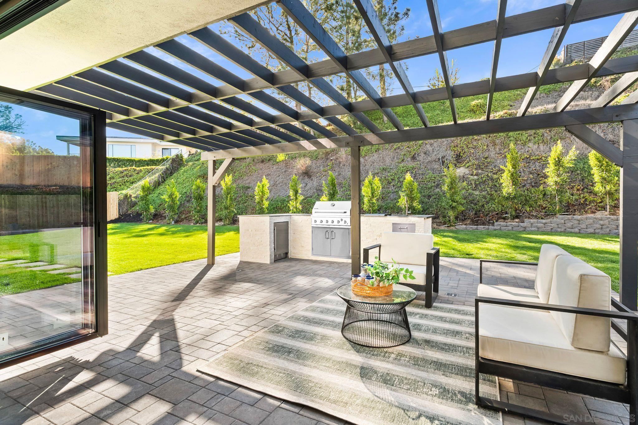 Detail Gallery Image 5 of 31 For 13334  Barbados Way, Del Mar,  CA 92014 - 4 Beds | 3 Baths