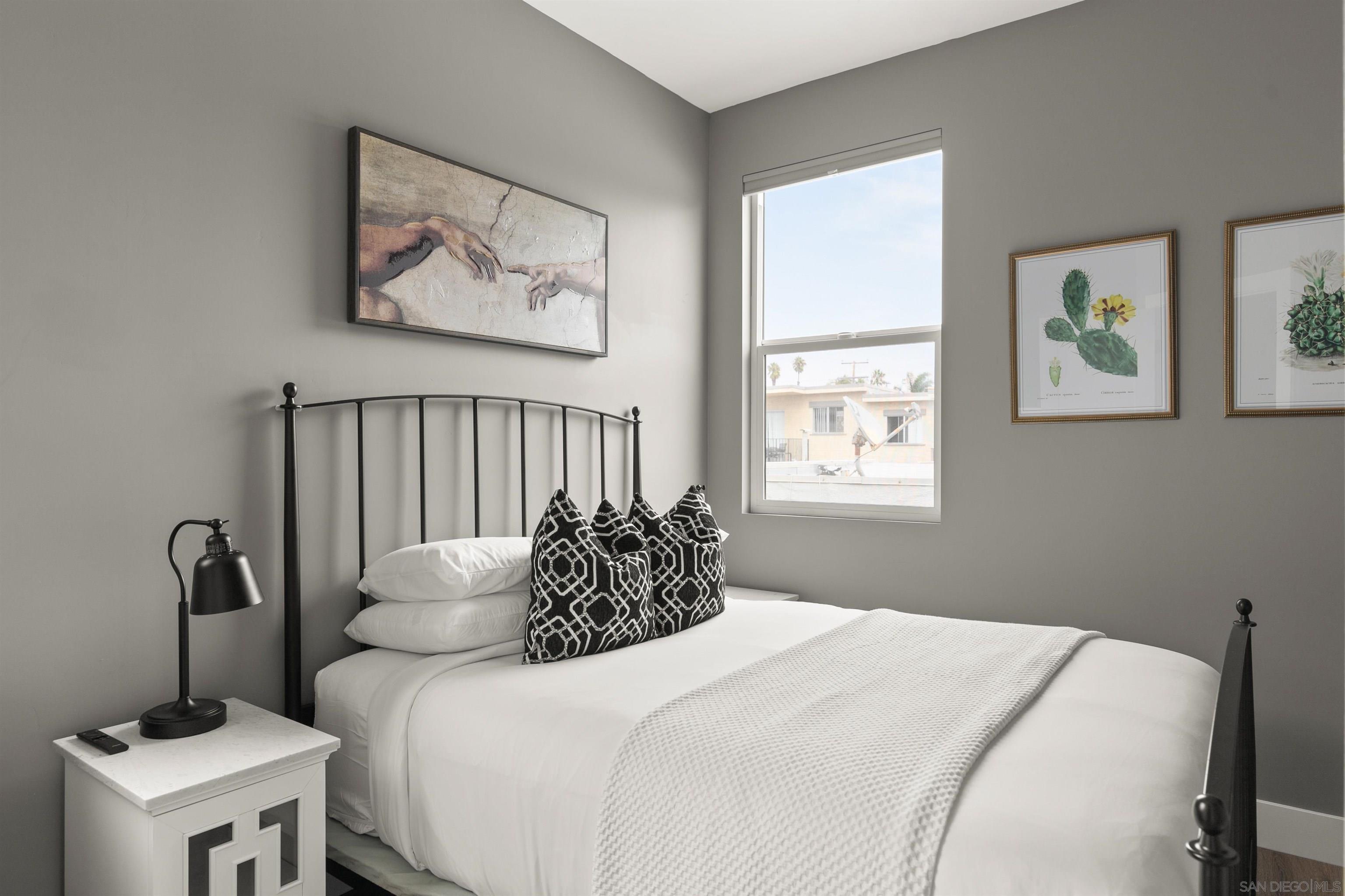 Detail Gallery Image 12 of 33 For 1020  Beryl Street, San Diego,  CA 92109 - 2 Beds | 1/1 Baths