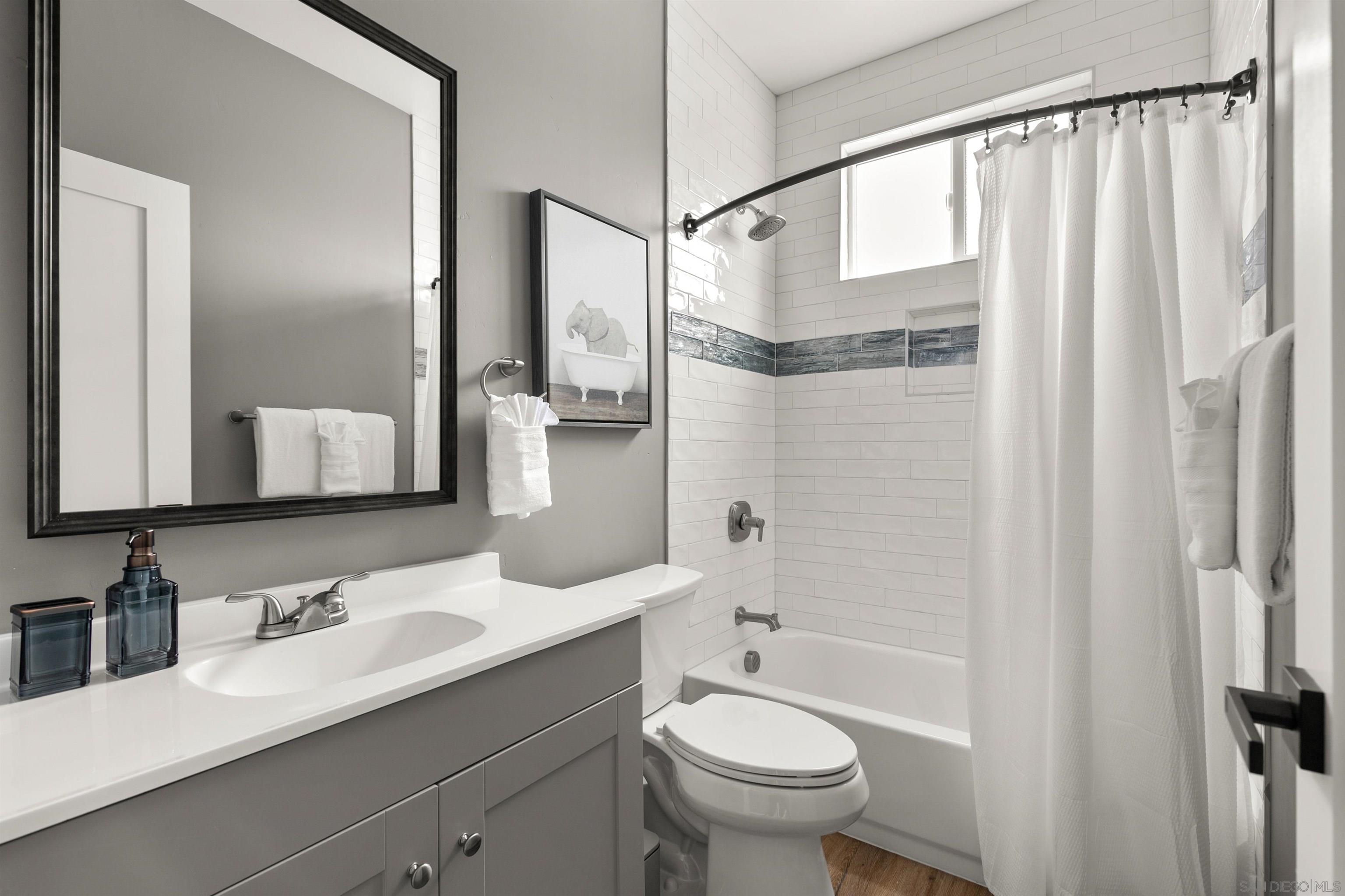 Detail Gallery Image 13 of 33 For 1020  Beryl Street, San Diego,  CA 92109 - 2 Beds | 1/1 Baths