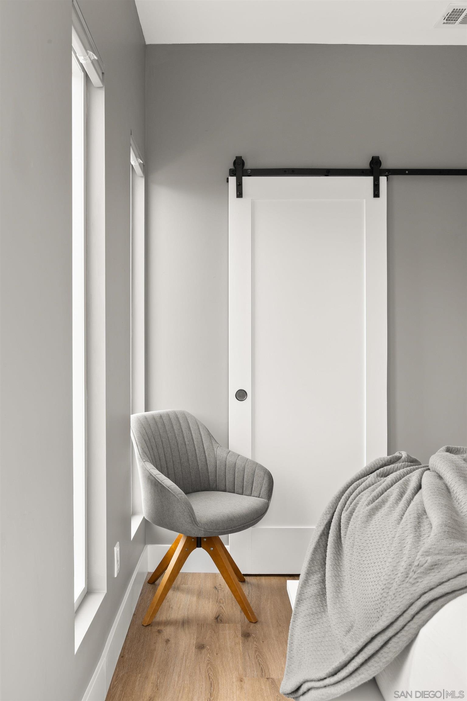 Detail Gallery Image 16 of 33 For 1020  Beryl Street, San Diego,  CA 92109 - 2 Beds | 1/1 Baths