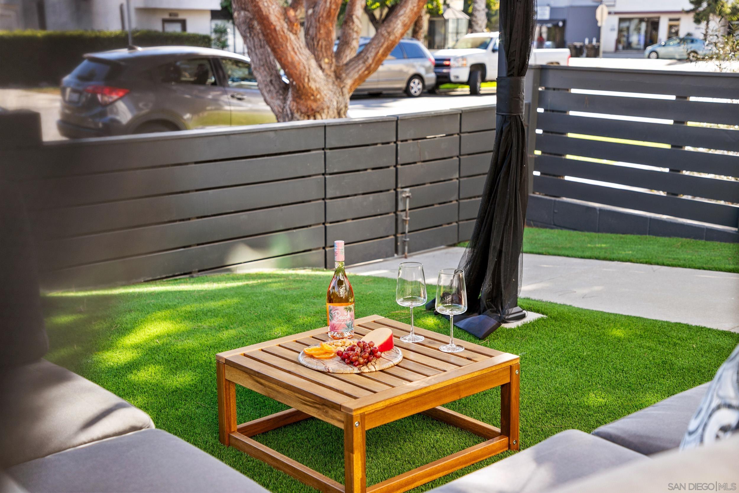 Detail Gallery Image 22 of 33 For 1020  Beryl Street, San Diego,  CA 92109 - 2 Beds | 1/1 Baths