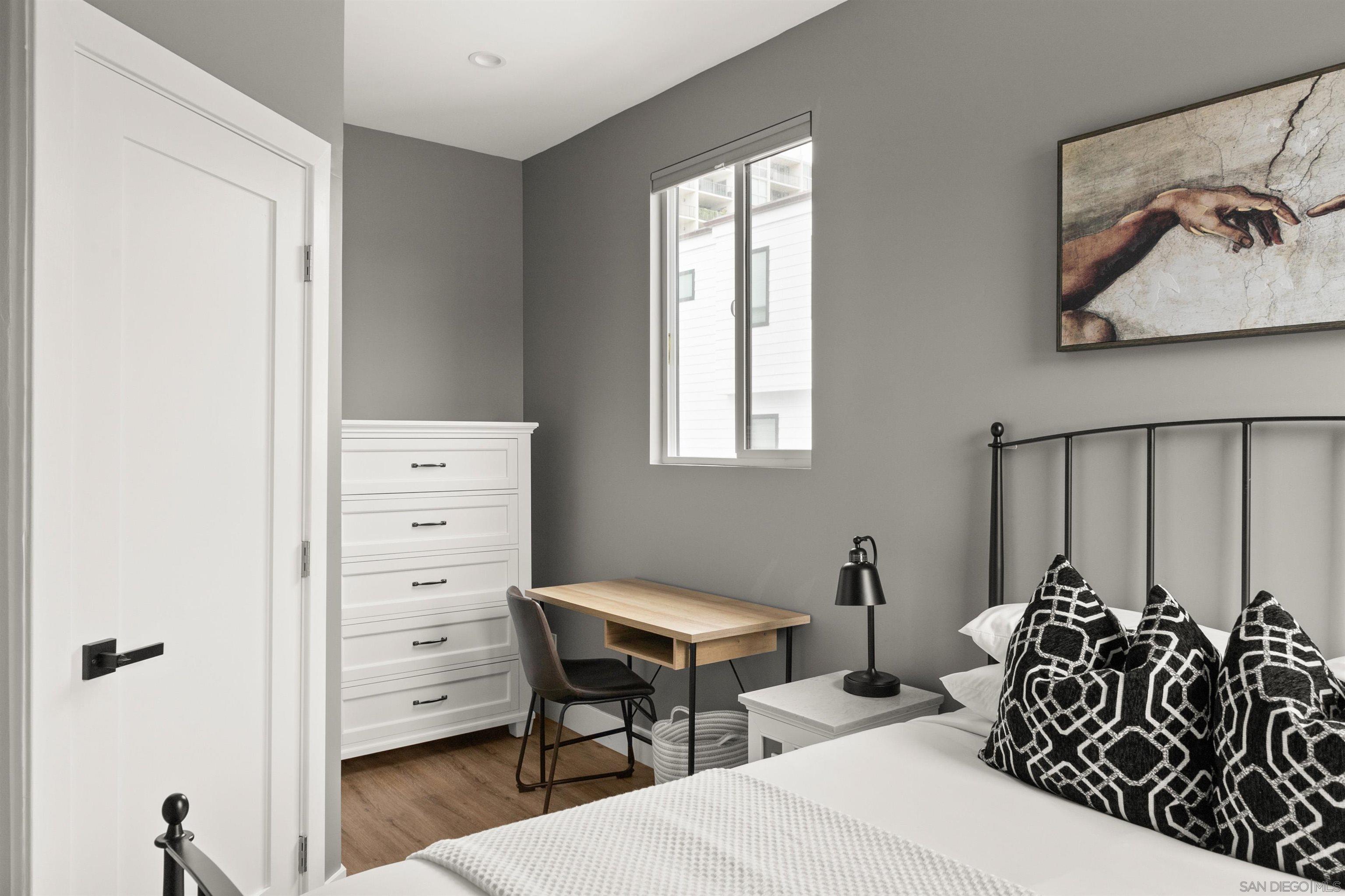 Detail Gallery Image 10 of 33 For 1020  Beryl Street, San Diego,  CA 92109 - 2 Beds | 1/1 Baths