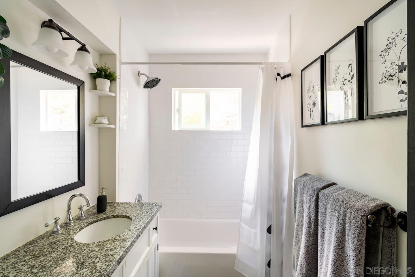 Detail Gallery Image 11 of 19 For 3466  Wisteria Dr, San Diego,  CA 92106 - 2 Beds | 1 Baths