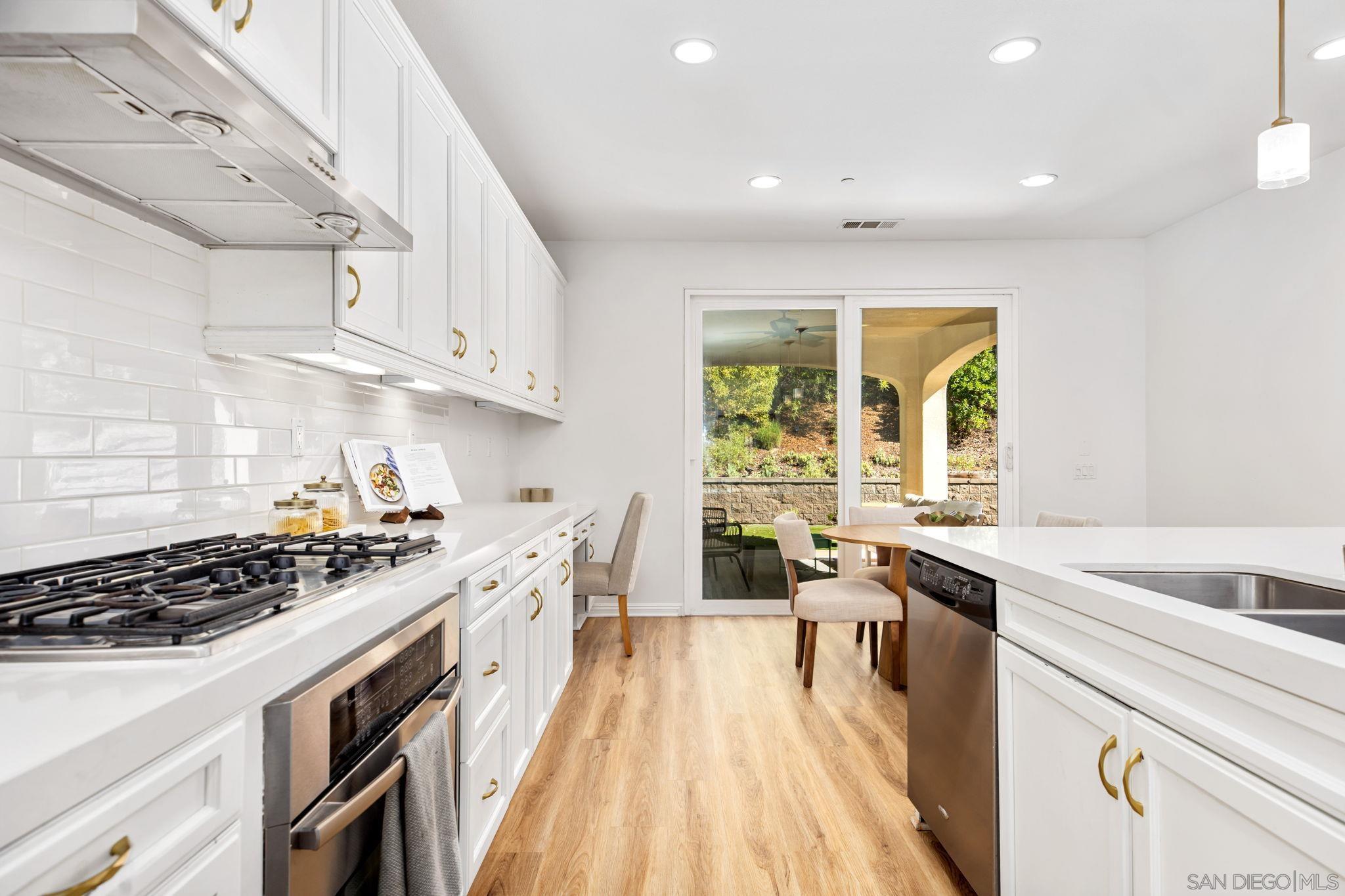 Detail Gallery Image 13 of 58 For 8492  Blackburn Ln, San Diego,  CA 92127 - 4 Beds | 3 Baths