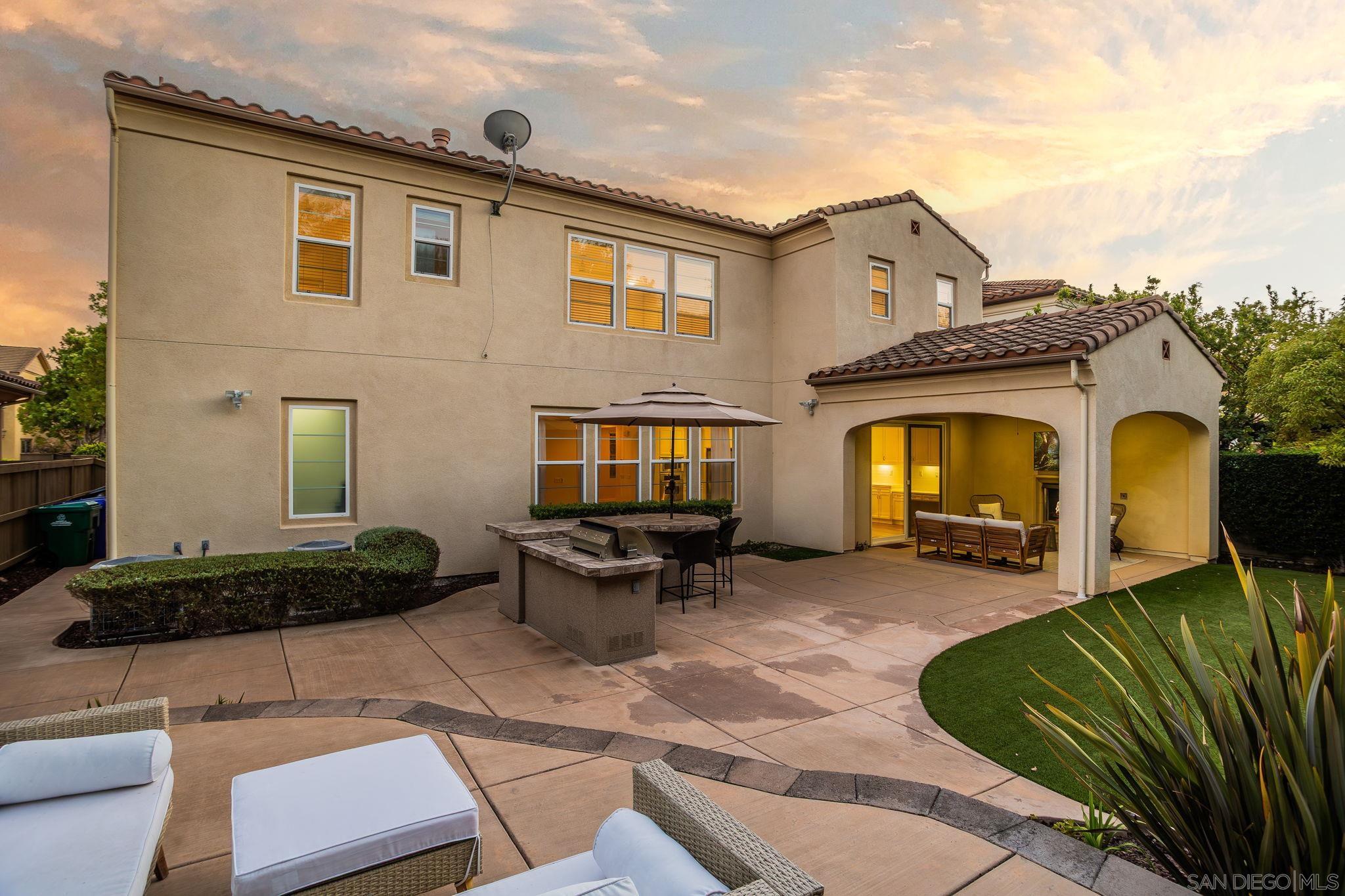 Detail Gallery Image 3 of 58 For 8492  Blackburn Ln, San Diego,  CA 92127 - 4 Beds | 3 Baths