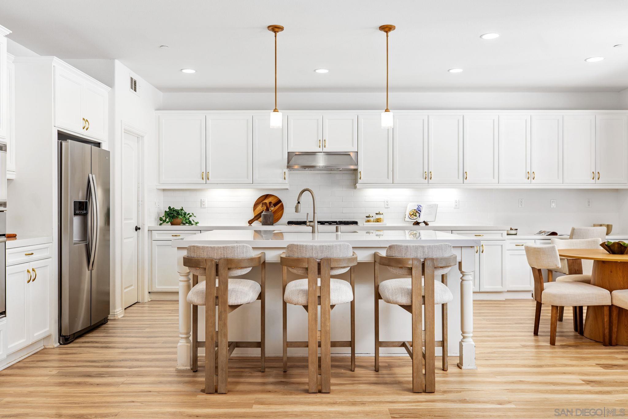 Detail Gallery Image 4 of 58 For 8492  Blackburn Ln, San Diego,  CA 92127 - 4 Beds | 3 Baths