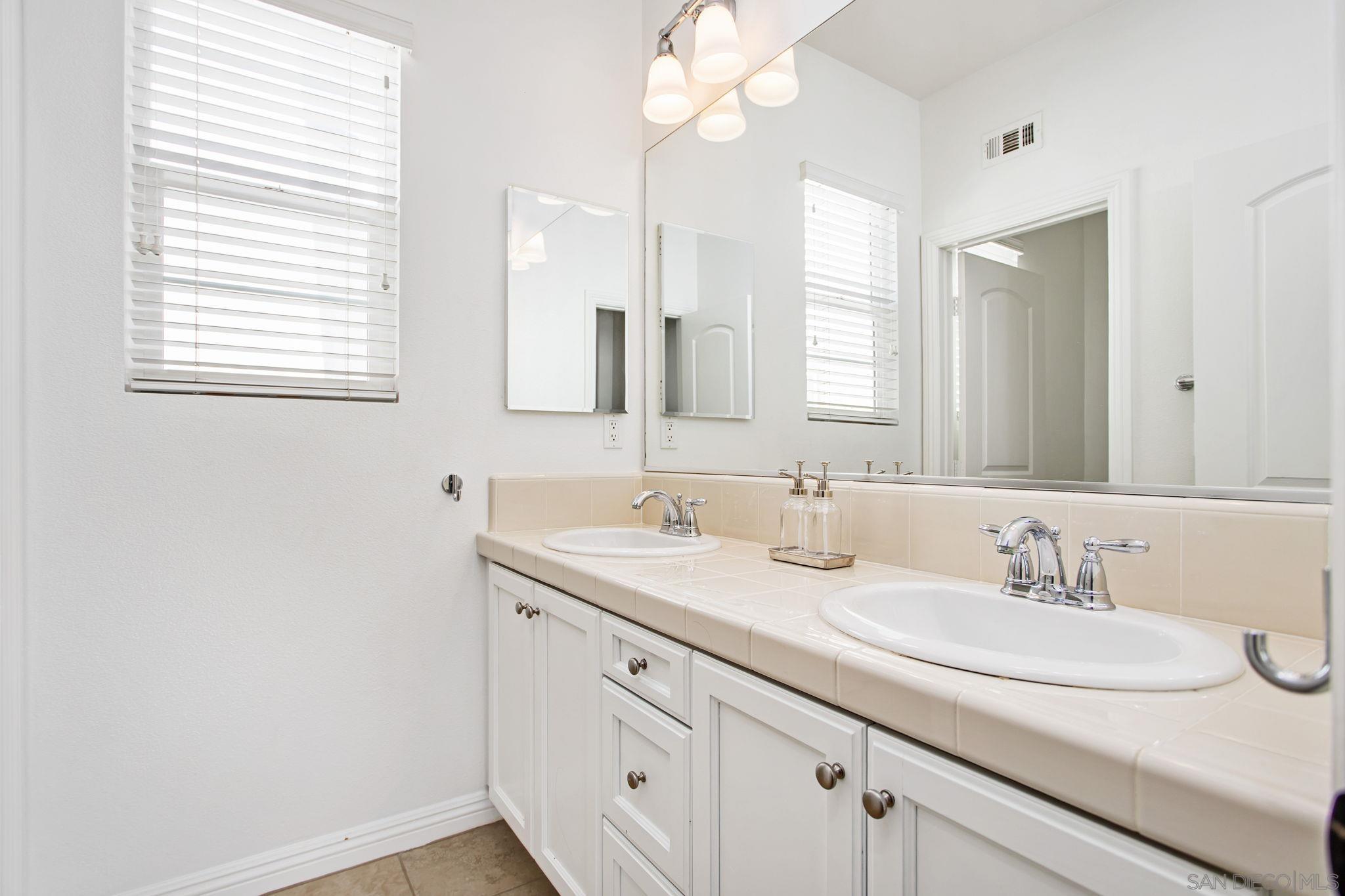 Detail Gallery Image 30 of 58 For 8492  Blackburn Ln, San Diego,  CA 92127 - 4 Beds | 3 Baths