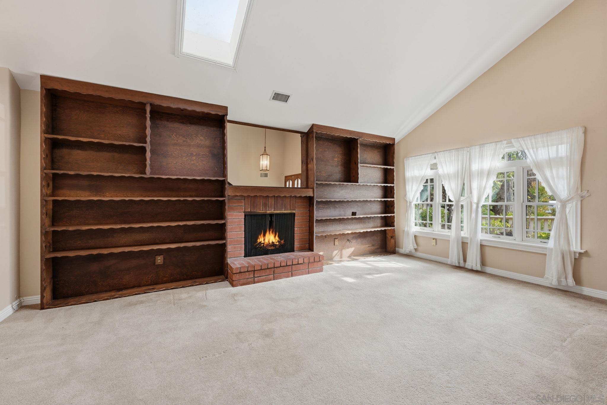 Detail Gallery Image 7 of 55 For 5562  Tortuga Ct, San Diego,  CA 92124 - 4 Beds | 2/1 Baths