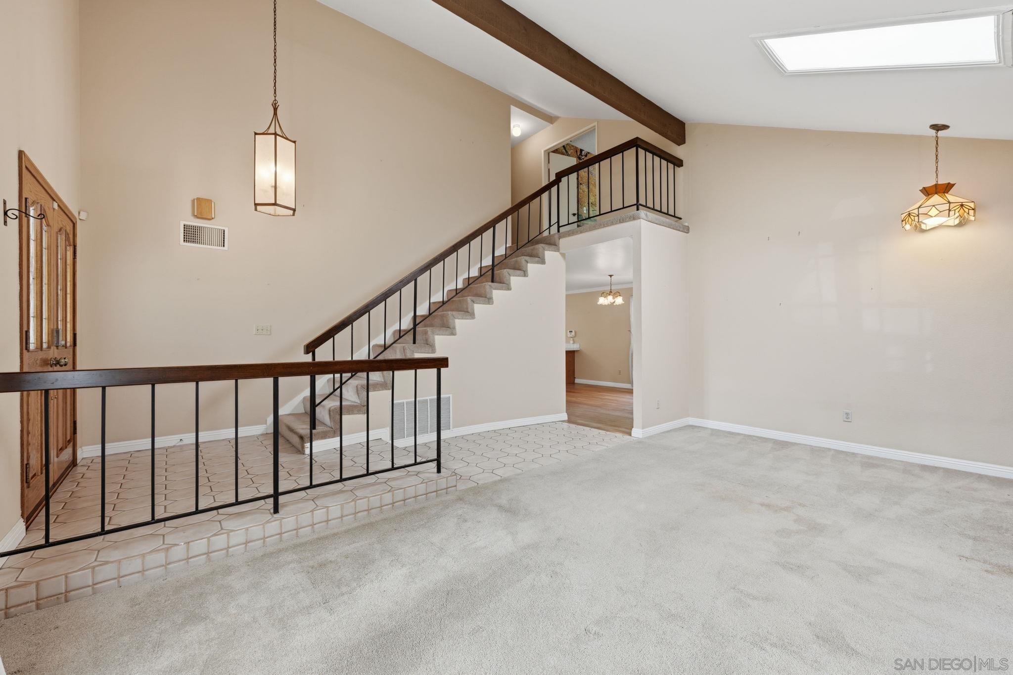 Detail Gallery Image 8 of 55 For 5562  Tortuga Ct, San Diego,  CA 92124 - 4 Beds | 2/1 Baths