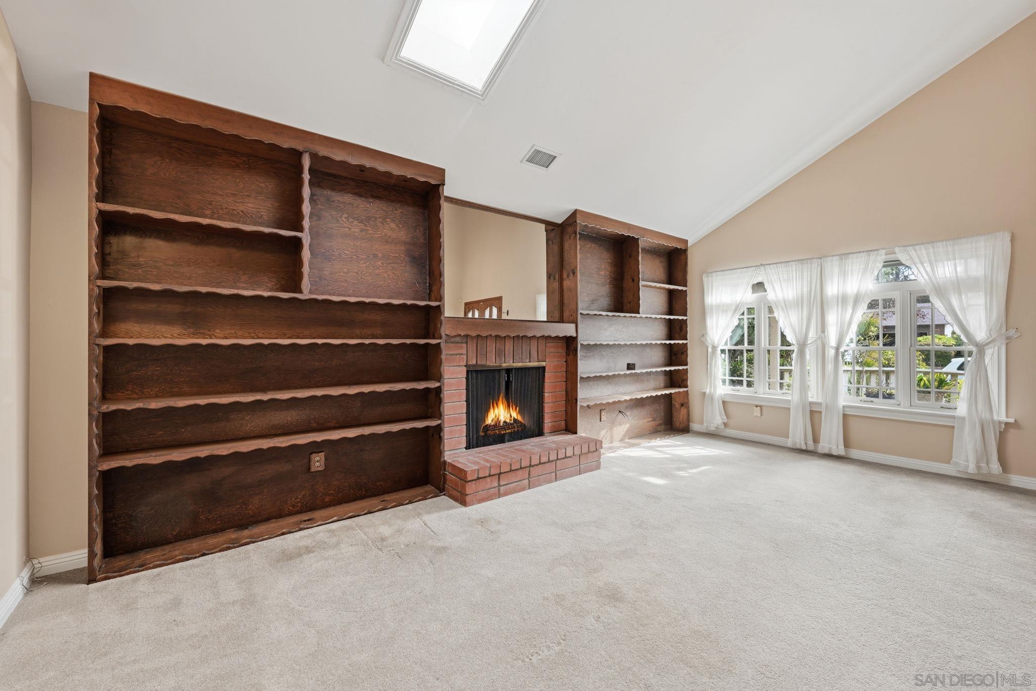 Detail Gallery Image 10 of 55 For 5562  Tortuga Ct, San Diego,  CA 92124 - 4 Beds | 2/1 Baths