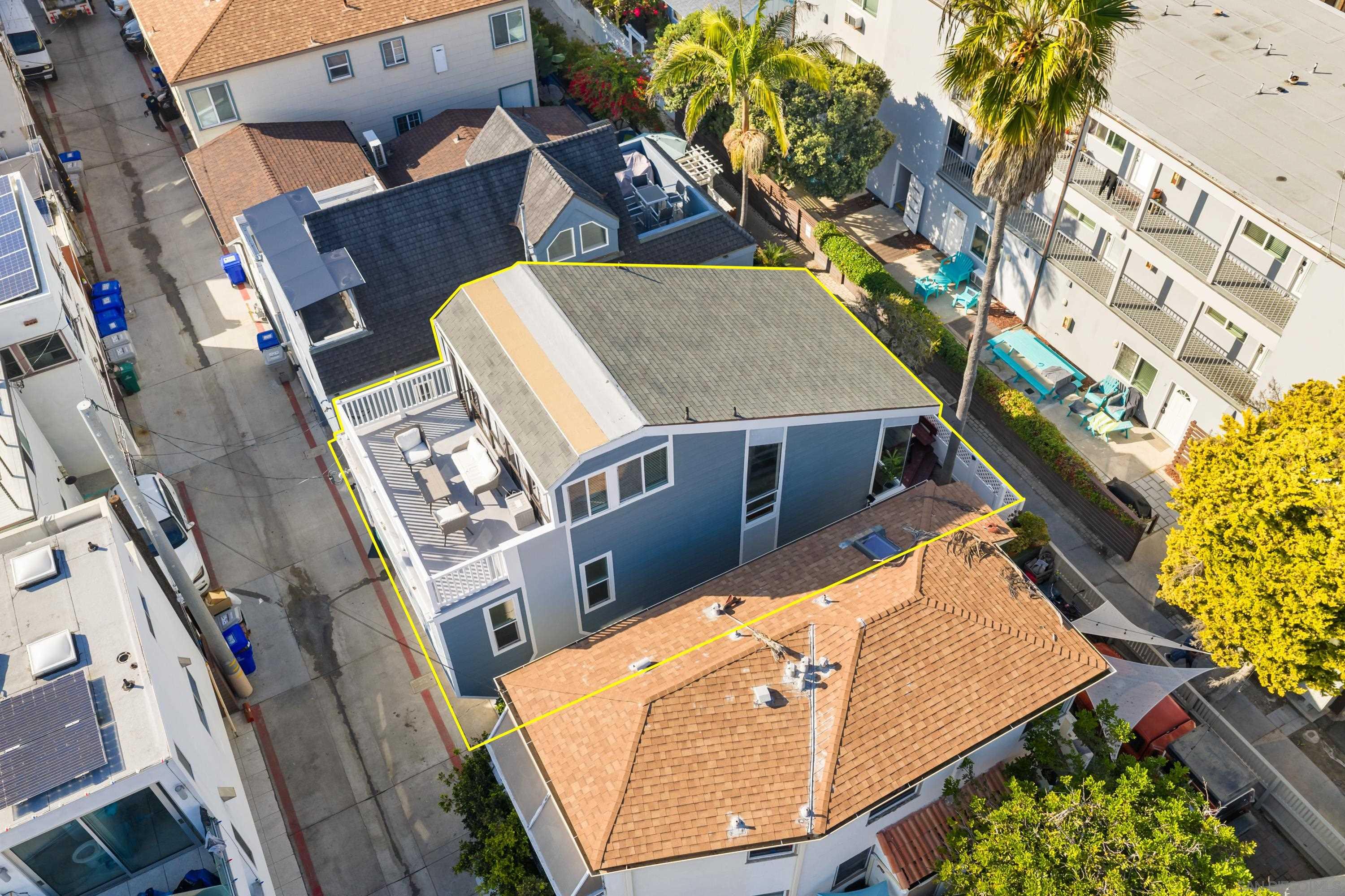 Detail Gallery Image 2 of 50 For 737  Whiting Court, San Diego,  CA 92109 - 3 Beds | 2 Baths