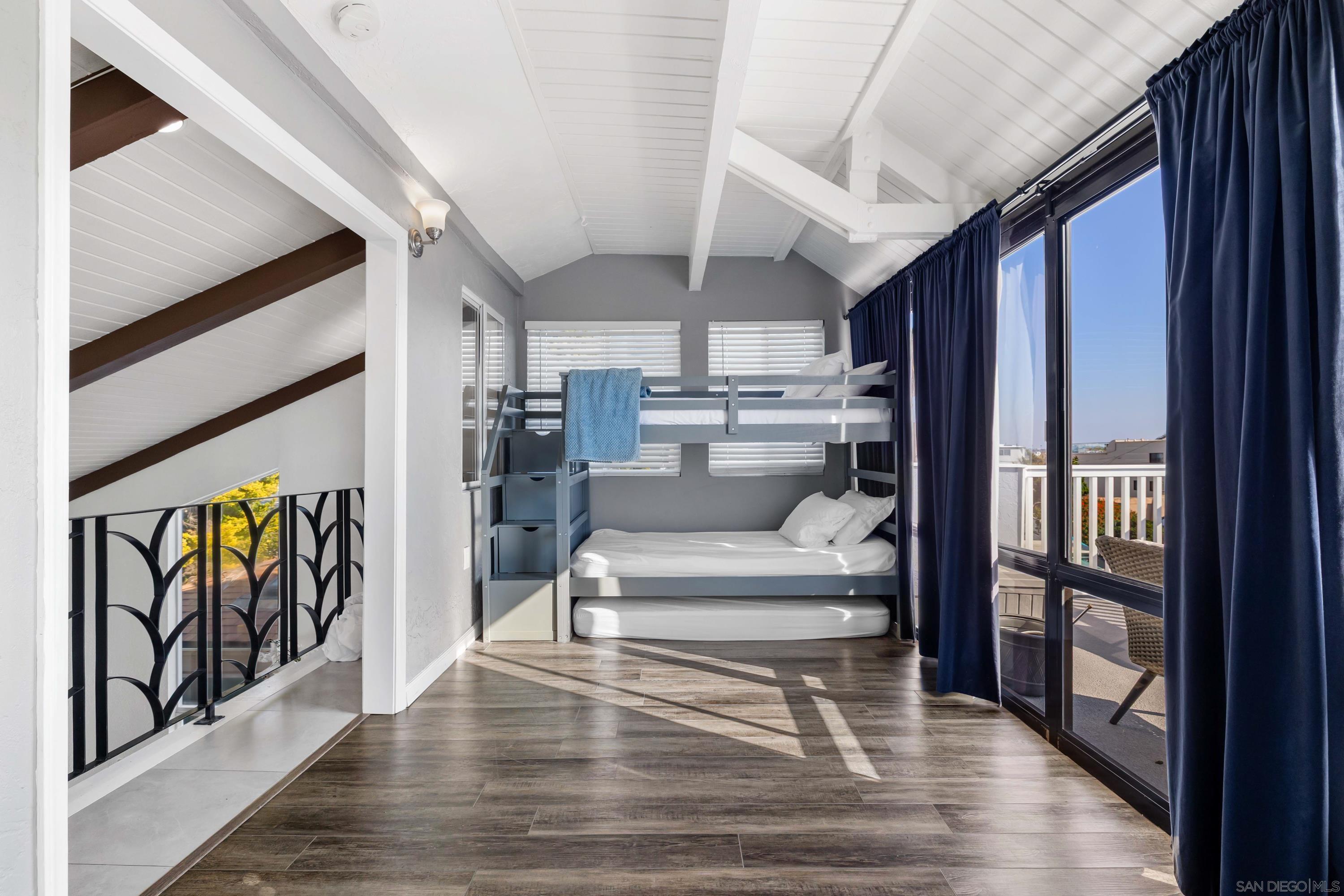 Detail Gallery Image 16 of 50 For 737  Whiting Court, San Diego,  CA 92109 - 3 Beds | 2 Baths