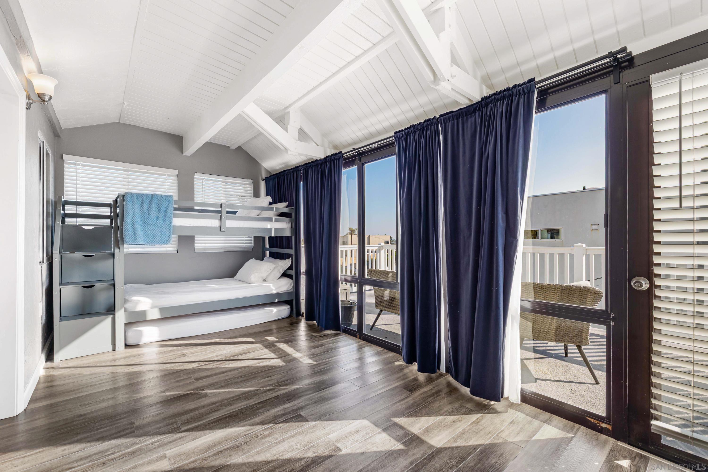 Detail Gallery Image 17 of 50 For 737  Whiting Court, San Diego,  CA 92109 - 3 Beds | 2 Baths