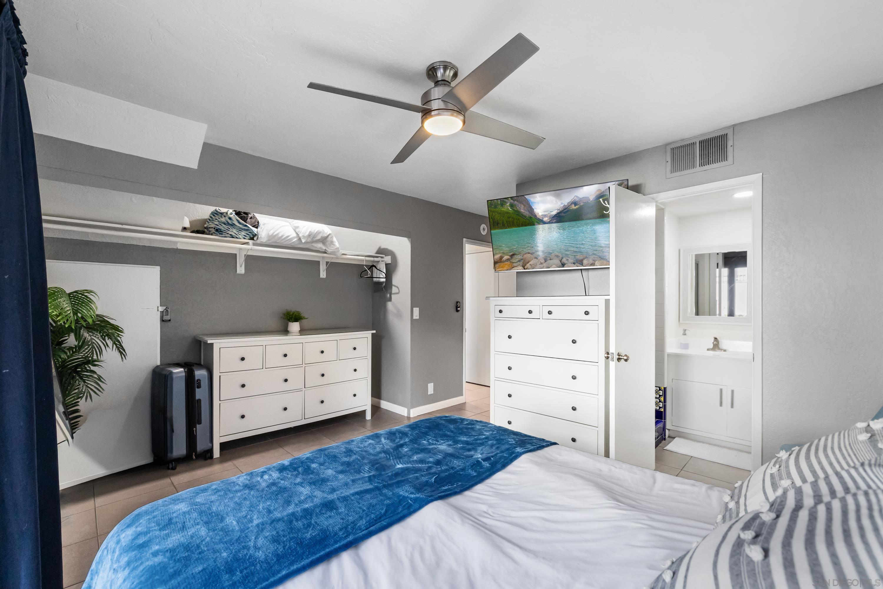 Detail Gallery Image 31 of 50 For 737  Whiting Court, San Diego,  CA 92109 - 3 Beds | 2 Baths