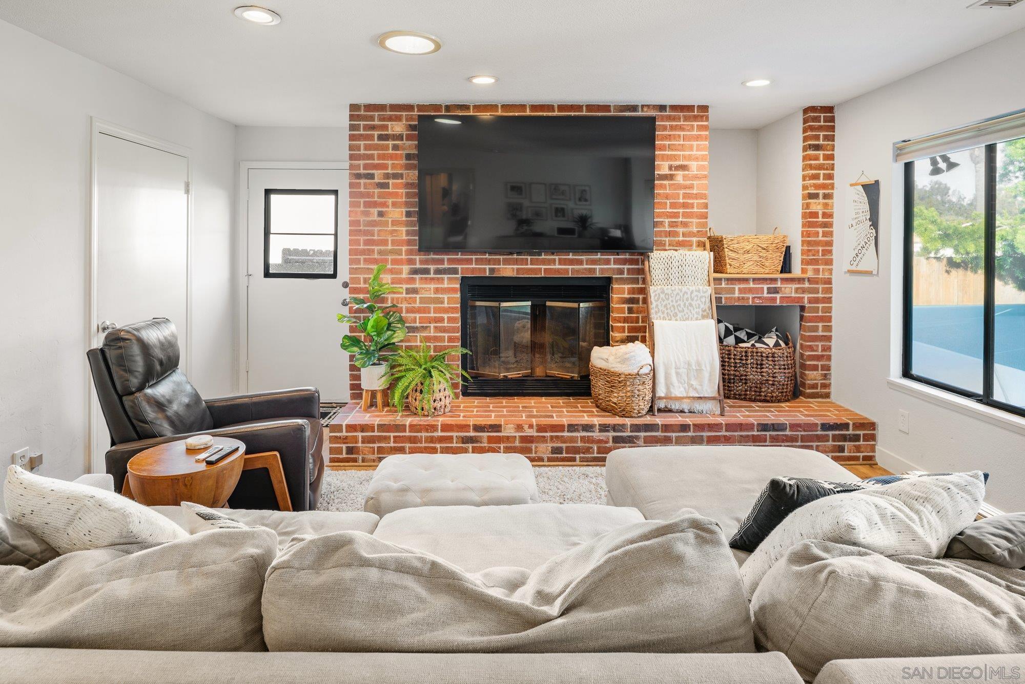 Detail Gallery Image 20 of 66 For 3491  Shawnee Road, San Diego,  CA 92117 - 5 Beds | 3 Baths