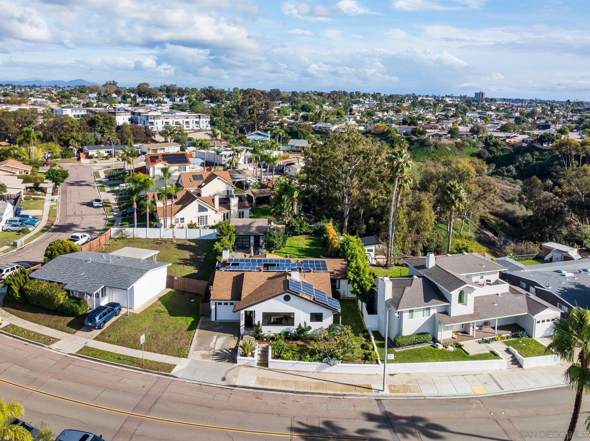Detail Gallery Image 3 of 66 For 3491  Shawnee Road, San Diego,  CA 92117 - 5 Beds | 3 Baths