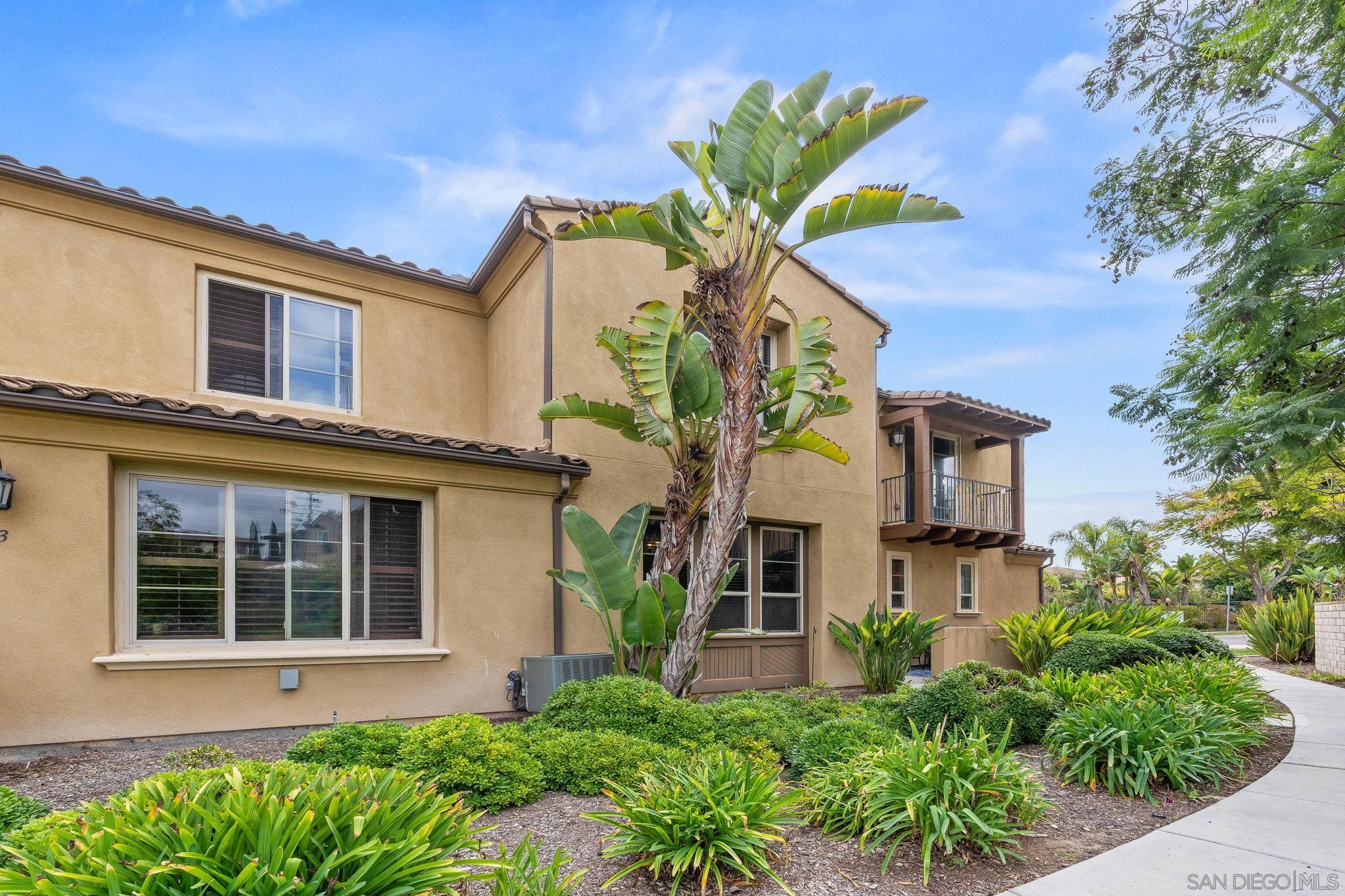 Detail Gallery Image 2 of 33 For 2231  Kensington Way  #2,  Chula Vista,  CA 91915 - 3 Beds | 3 Baths