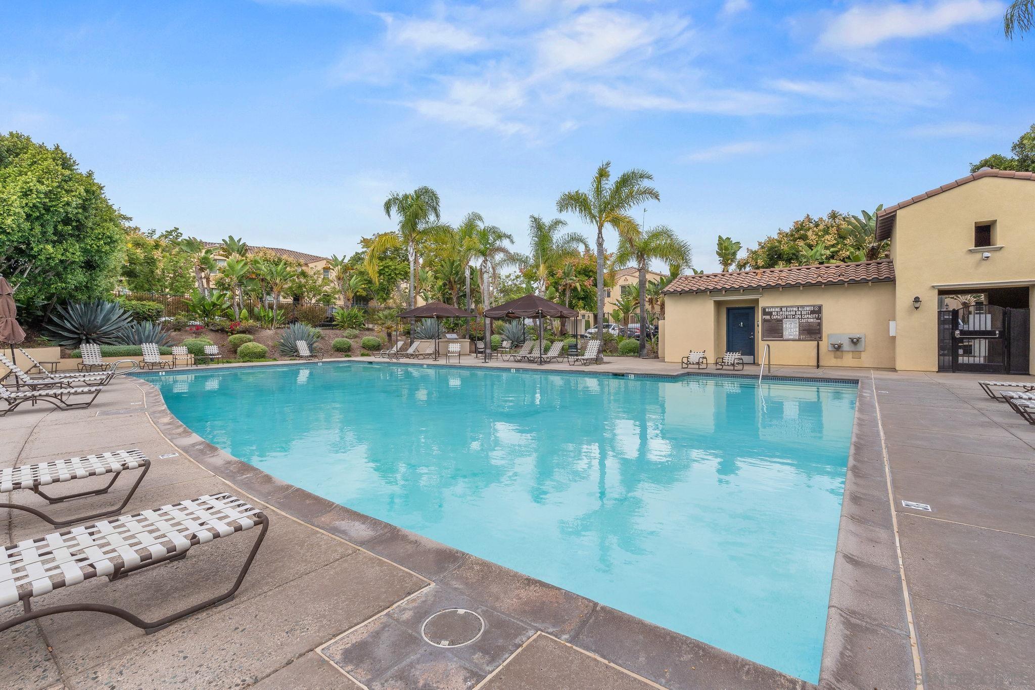 Detail Gallery Image 24 of 33 For 2231  Kensington Way  #2,  Chula Vista,  CA 91915 - 3 Beds | 3 Baths