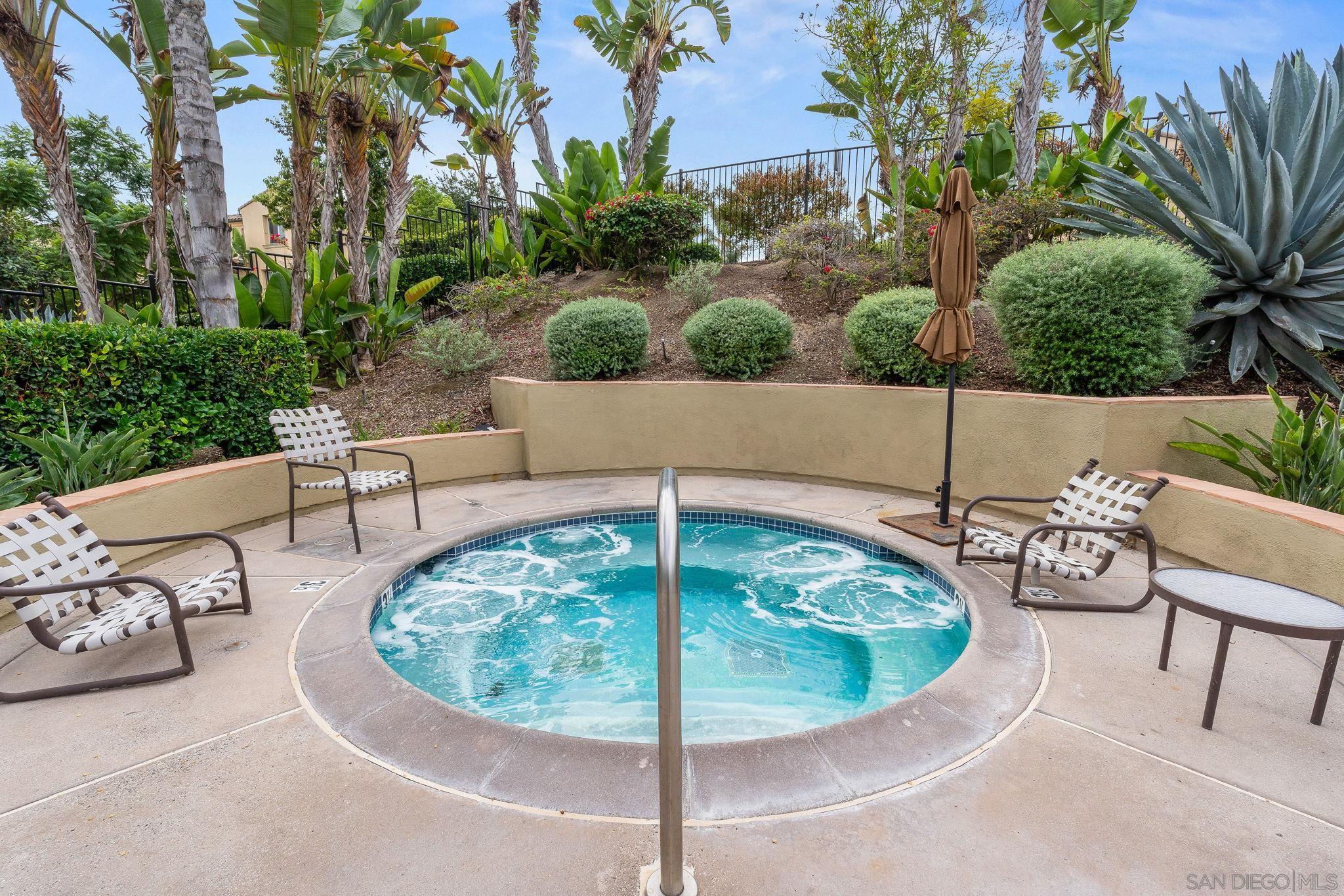 Detail Gallery Image 26 of 33 For 2231  Kensington Way  #2,  Chula Vista,  CA 91915 - 3 Beds | 3 Baths