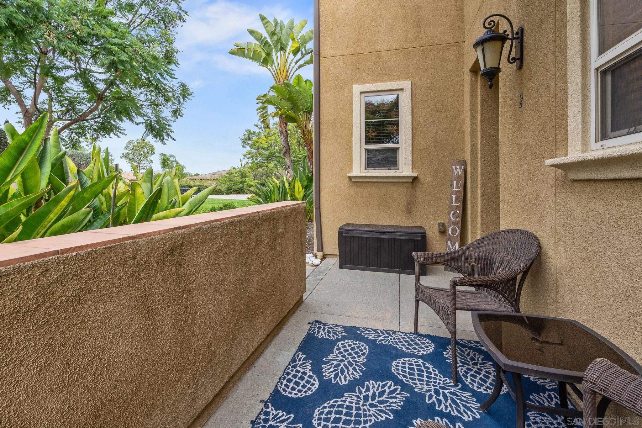 Detail Gallery Image 5 of 33 For 2231  Kensington Way  #2,  Chula Vista,  CA 91915 - 3 Beds | 3 Baths