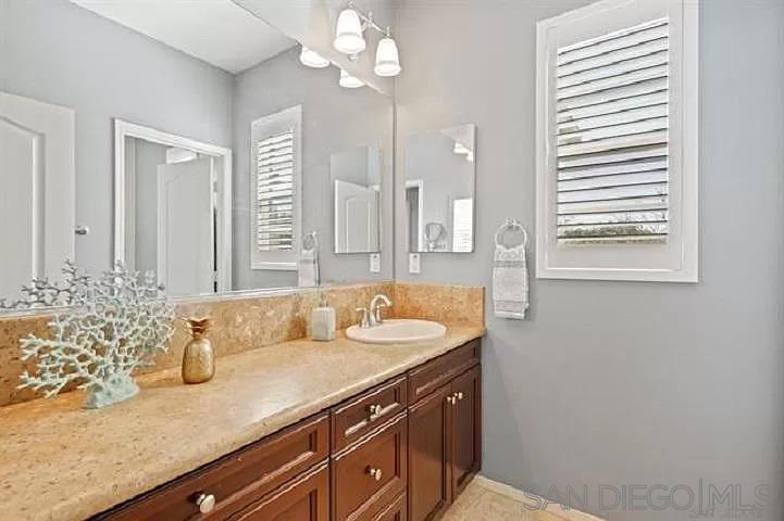 Detail Gallery Image 17 of 27 For 15474  Bristol Ridge Ter, San Diego,  CA 92127 - 3 Beds | 2/1 Baths