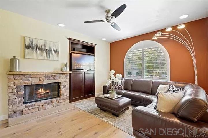 Detail Gallery Image 3 of 27 For 15474  Bristol Ridge Ter, San Diego,  CA 92127 - 3 Beds | 2/1 Baths