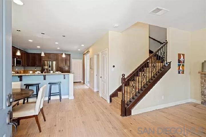 Detail Gallery Image 10 of 27 For 15474  Bristol Ridge Ter, San Diego,  CA 92127 - 3 Beds | 2/1 Baths