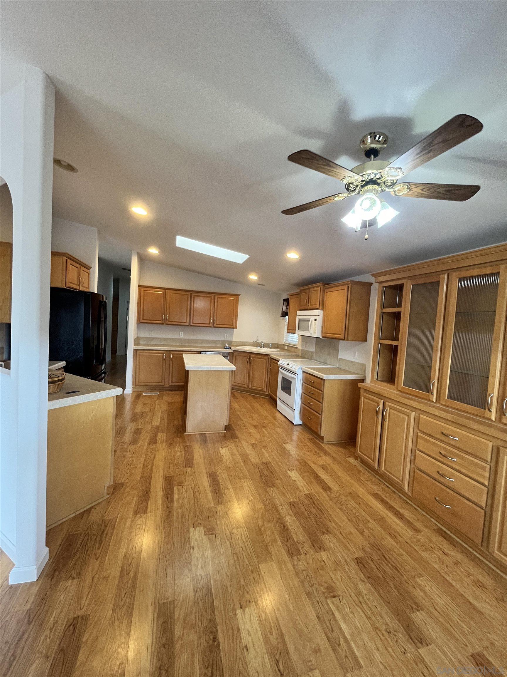 Detail Gallery Image 11 of 16 For 1219 E Barham Dr  Spc 81,  San Marcos,  CA 92078 - 2 Beds | 2 Baths