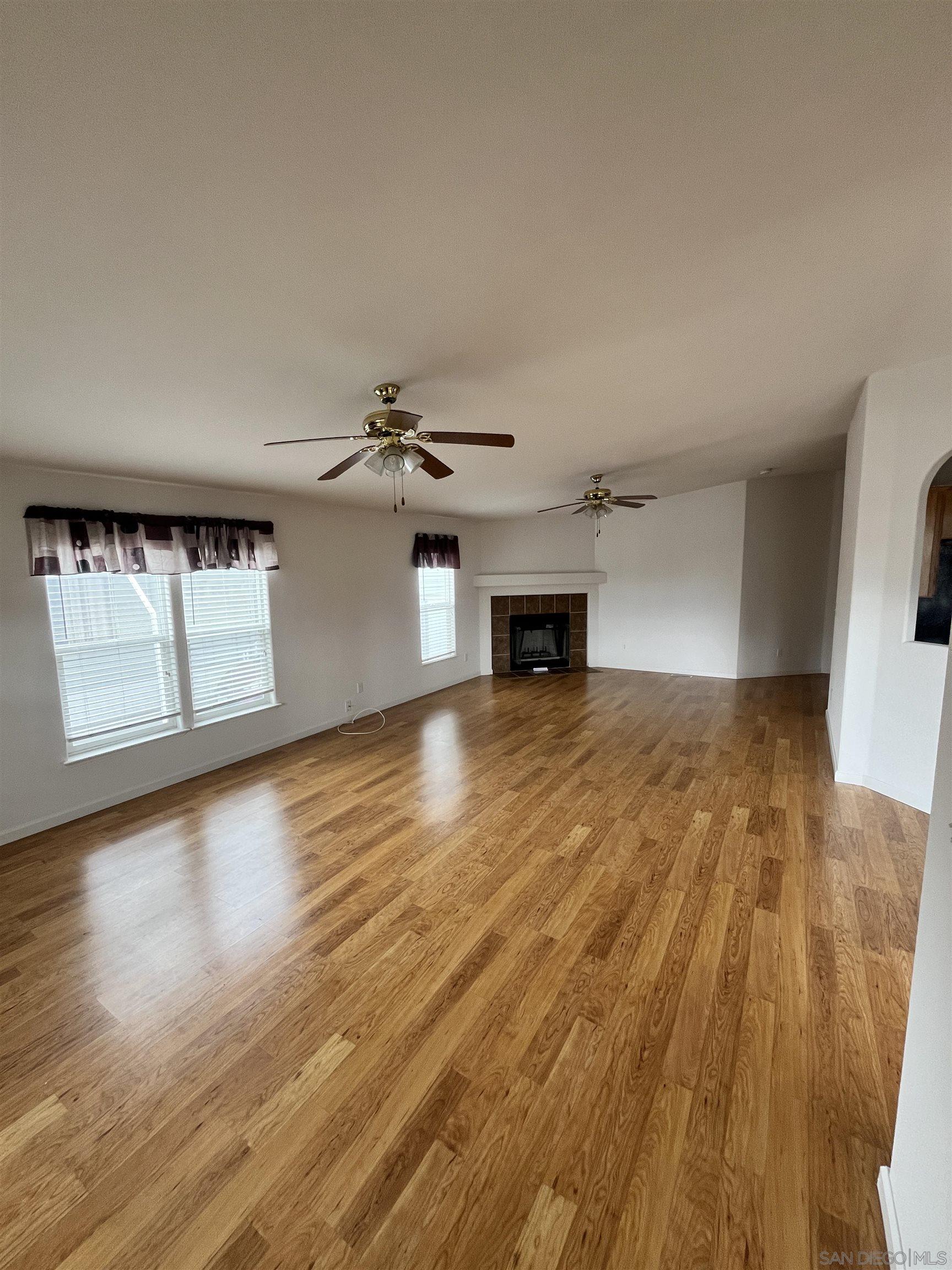 Detail Gallery Image 8 of 16 For 1219 E Barham Dr  Spc 81,  San Marcos,  CA 92078 - 2 Beds | 2 Baths