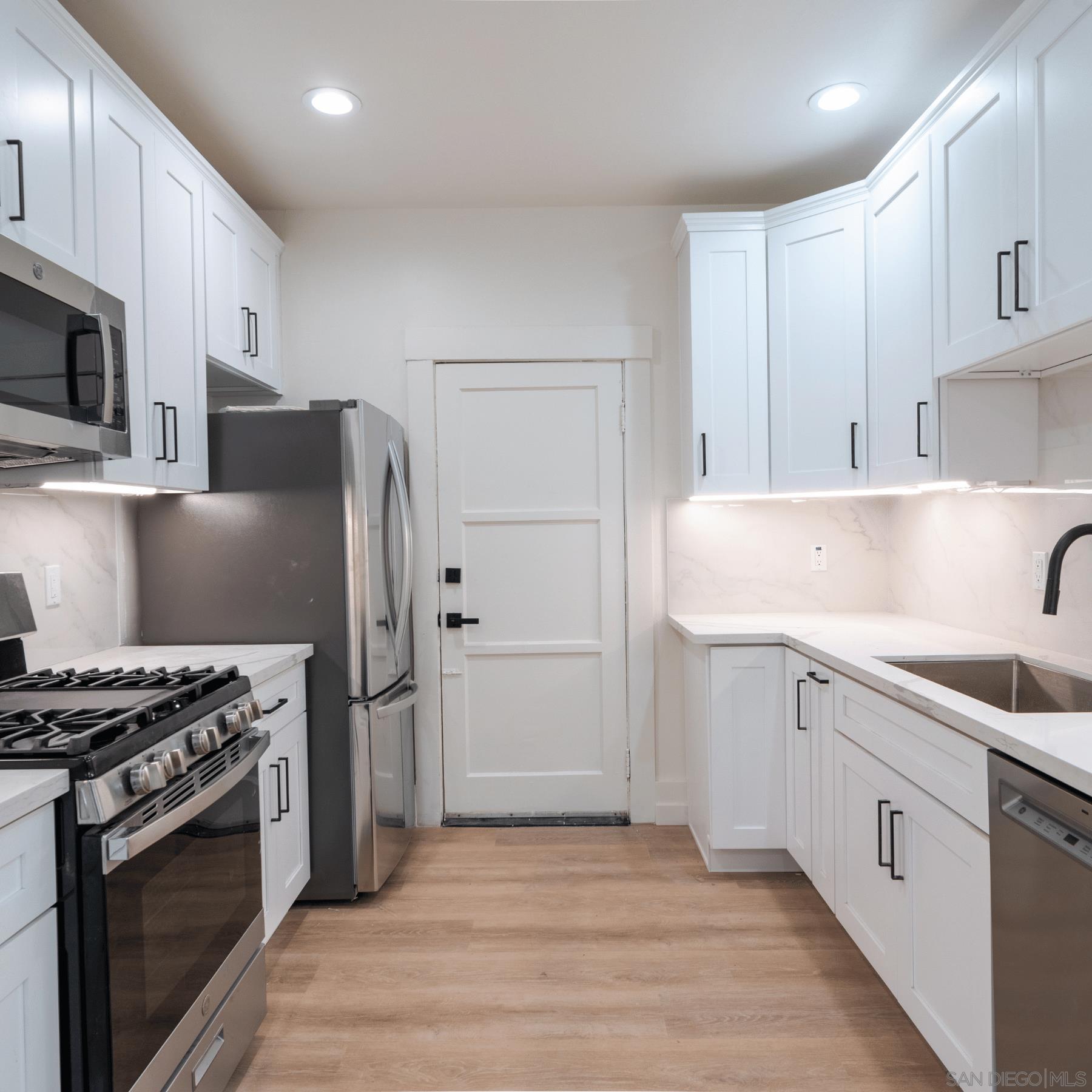 Detail Gallery Image 23 of 29 For 3941  Georgia St, San Diego,  CA 92103 - – Beds | – Baths