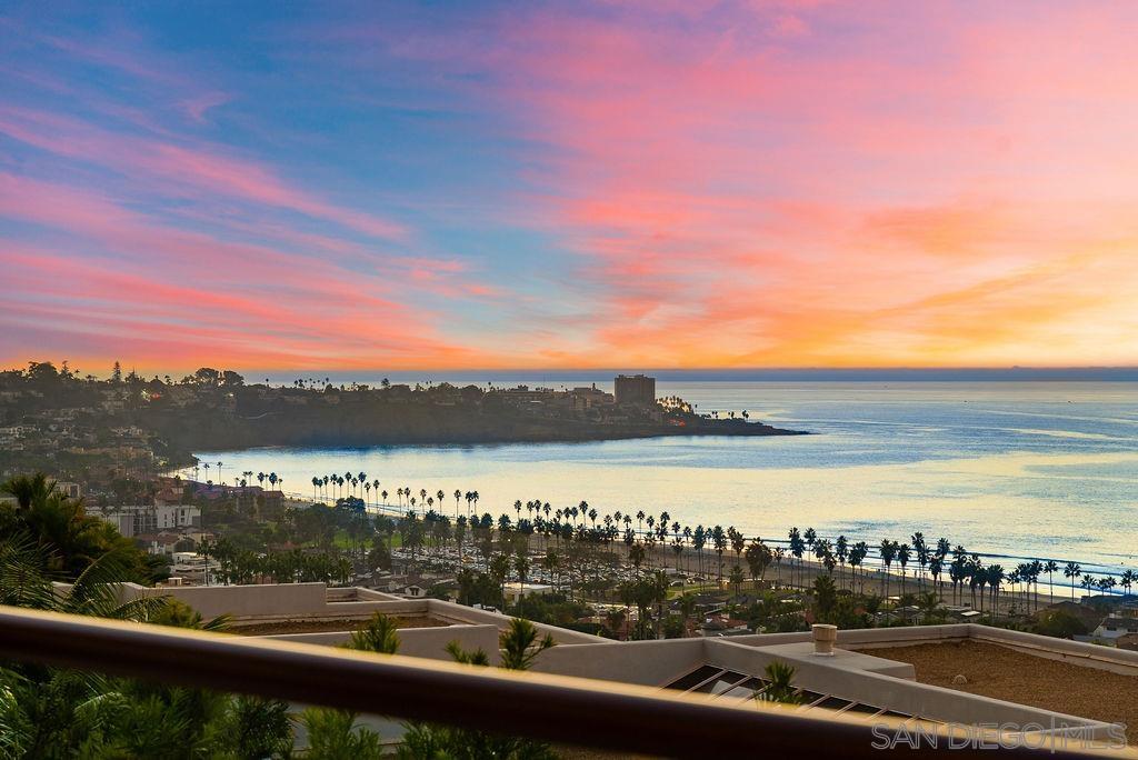 Detail Gallery Image 14 of 46 For 2516  Ruette Nicole, La Jolla,  CA 92037 - 6 Beds | 5/2 Baths