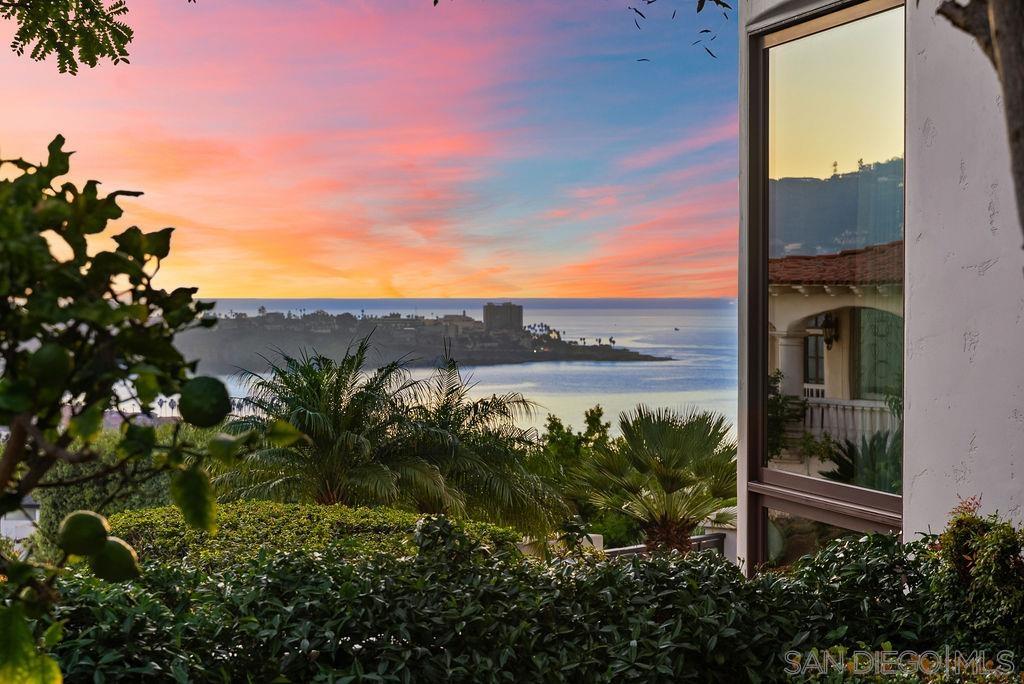 Detail Gallery Image 18 of 46 For 2516  Ruette Nicole, La Jolla,  CA 92037 - 6 Beds | 5/2 Baths