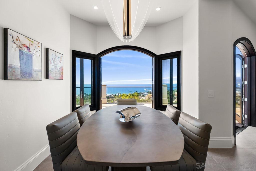 Detail Gallery Image 19 of 46 For 2516  Ruette Nicole, La Jolla,  CA 92037 - 6 Beds | 5/2 Baths